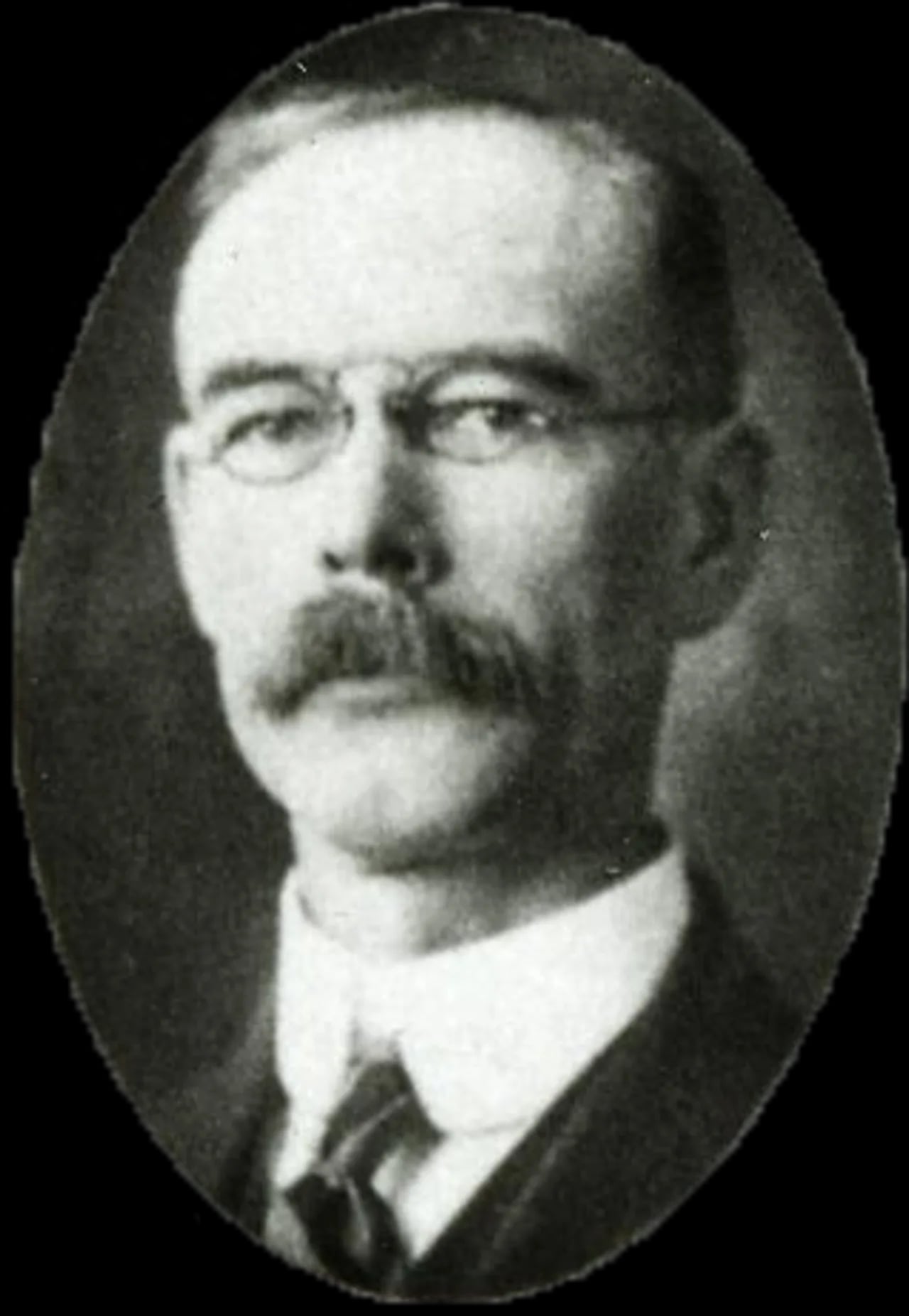 Portrait of Victor Capron (1868–1934) – memorial page