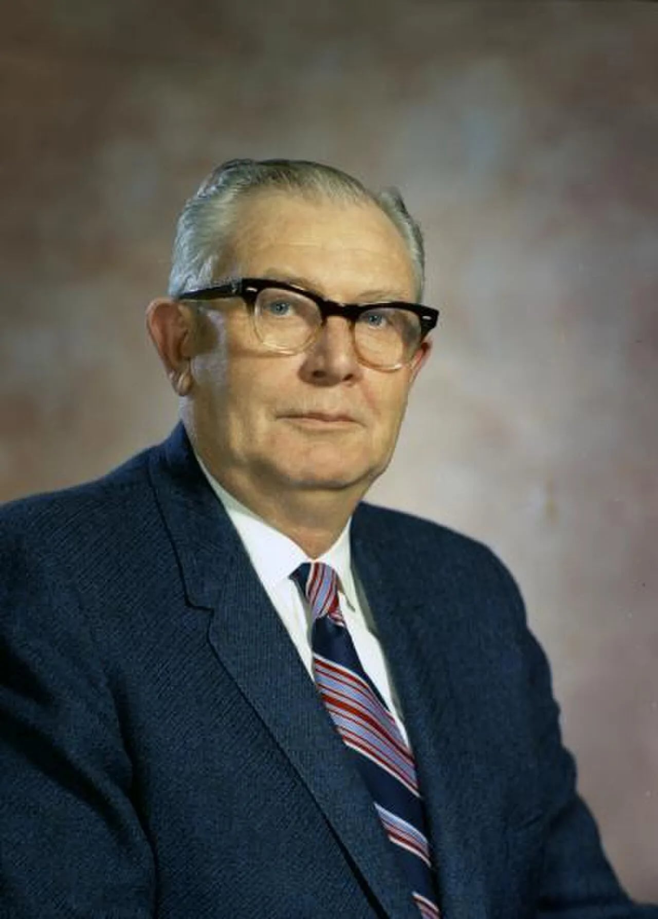 Porträt von Helmut L. Jueling (1913–1990) – Gedenkseite