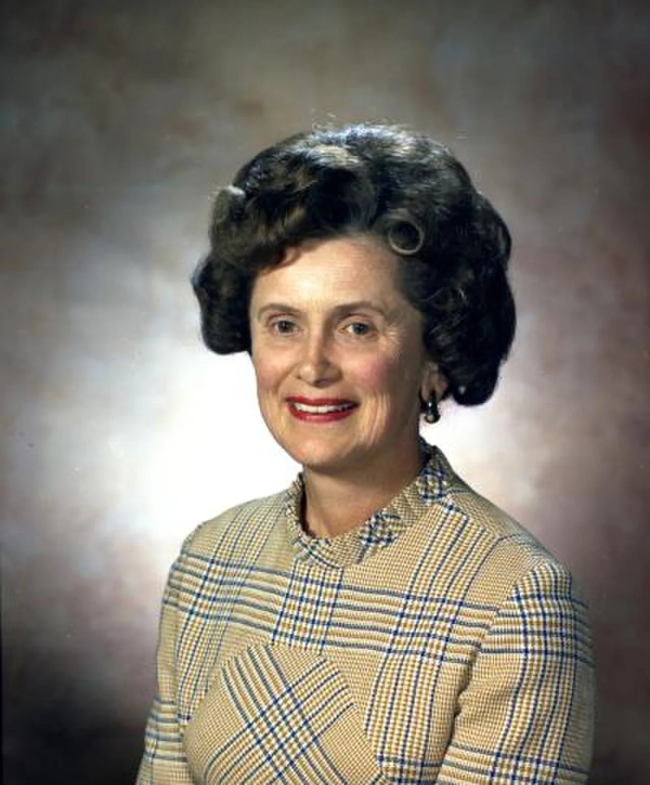 Portrait of Lois North (1921–2025) – memorial page
