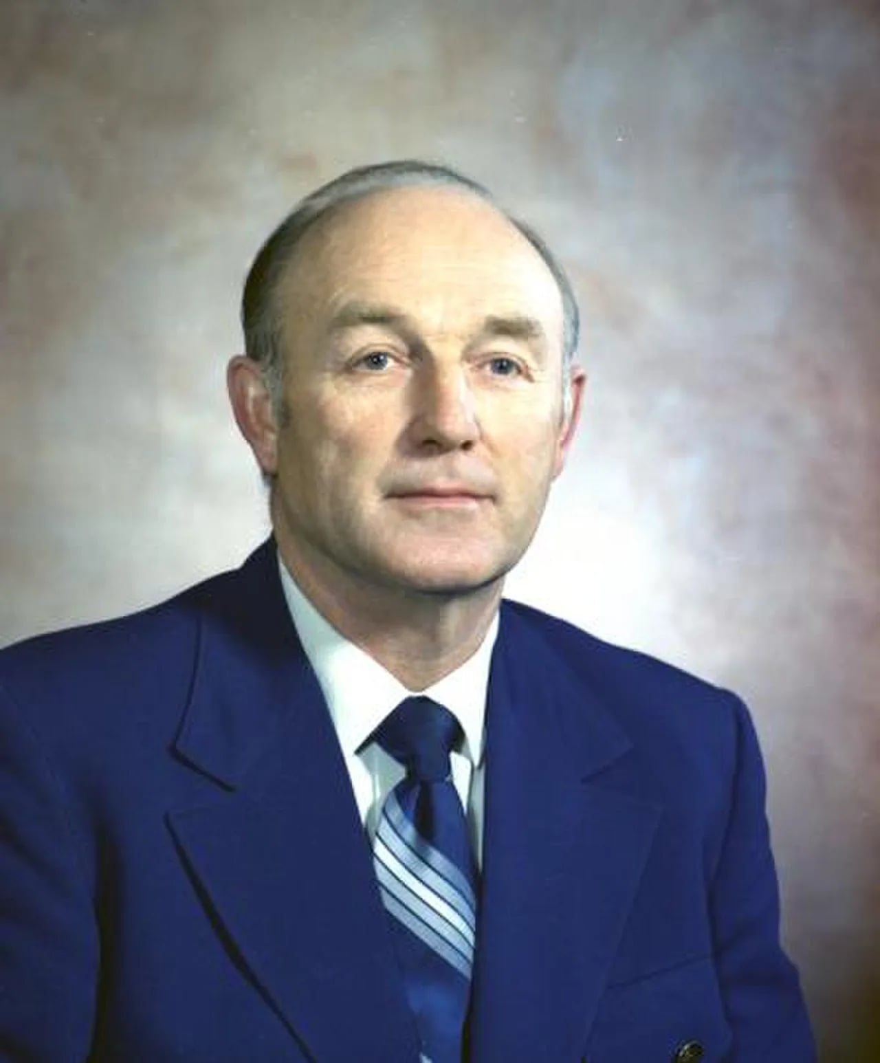 Porträt von E. G. Patterson (1919–2004) – Gedenkseite