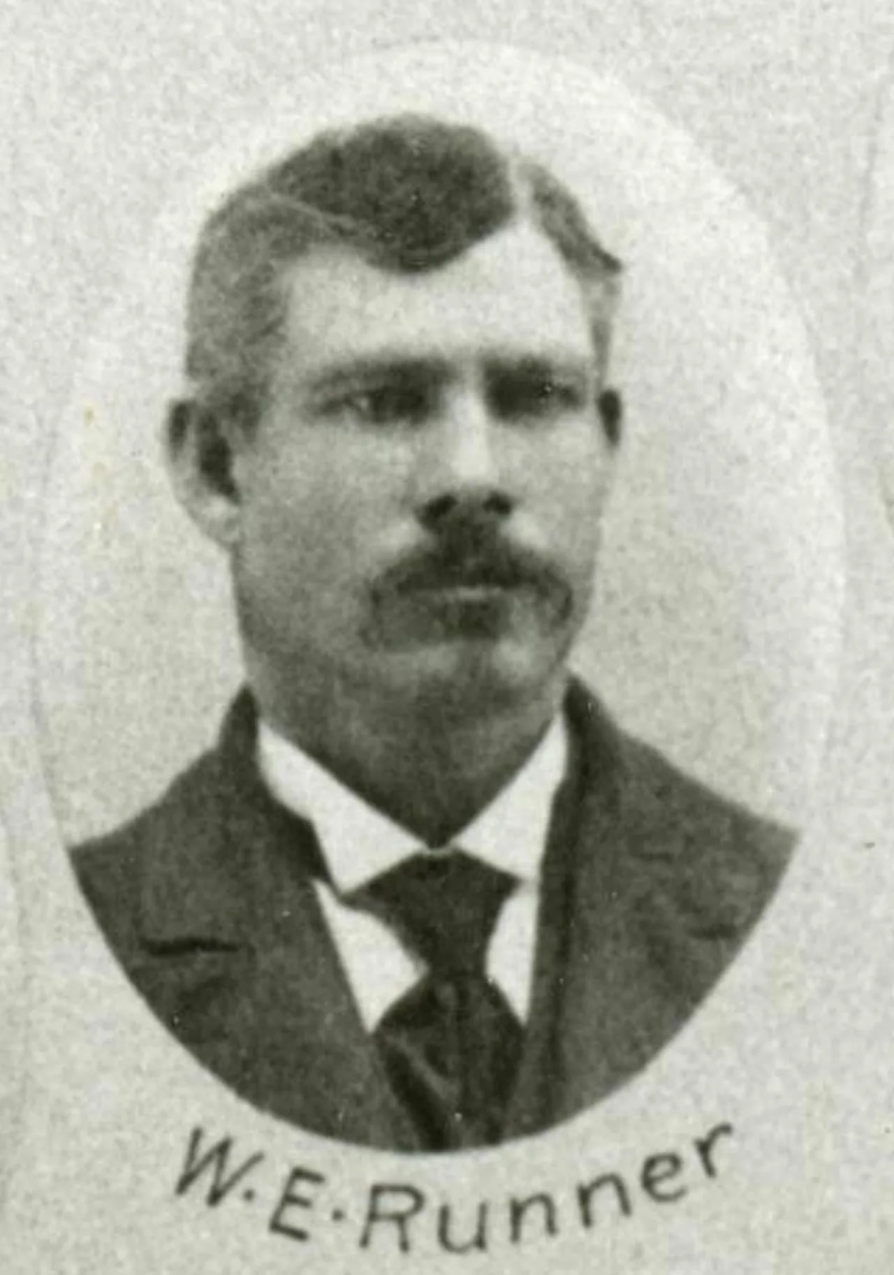 Porträt von W. E. Runner (1851–1931) – Gedenkseite