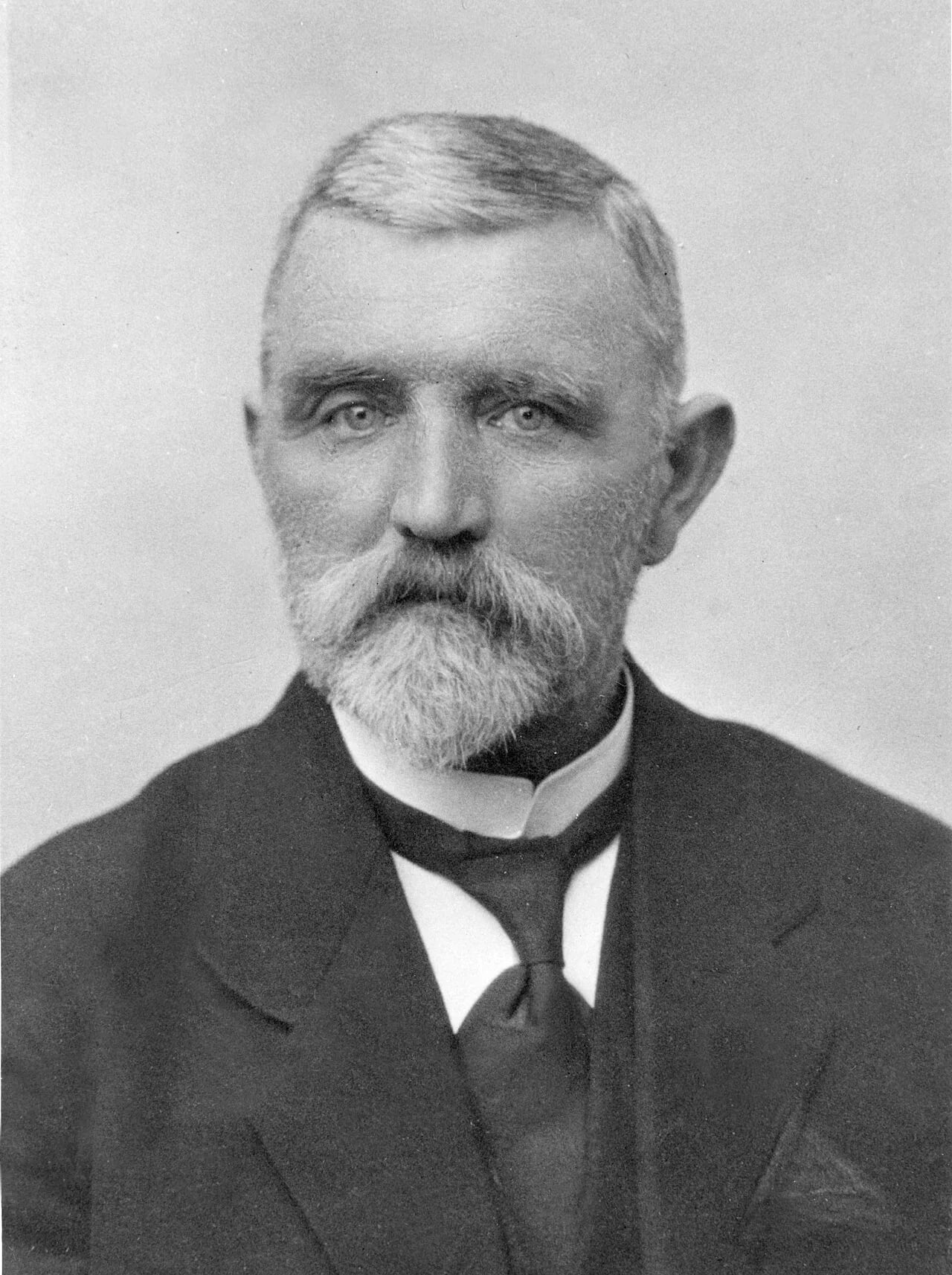 Portrait of Lars Olsen Skjulestad (1856–1927) – memorial page