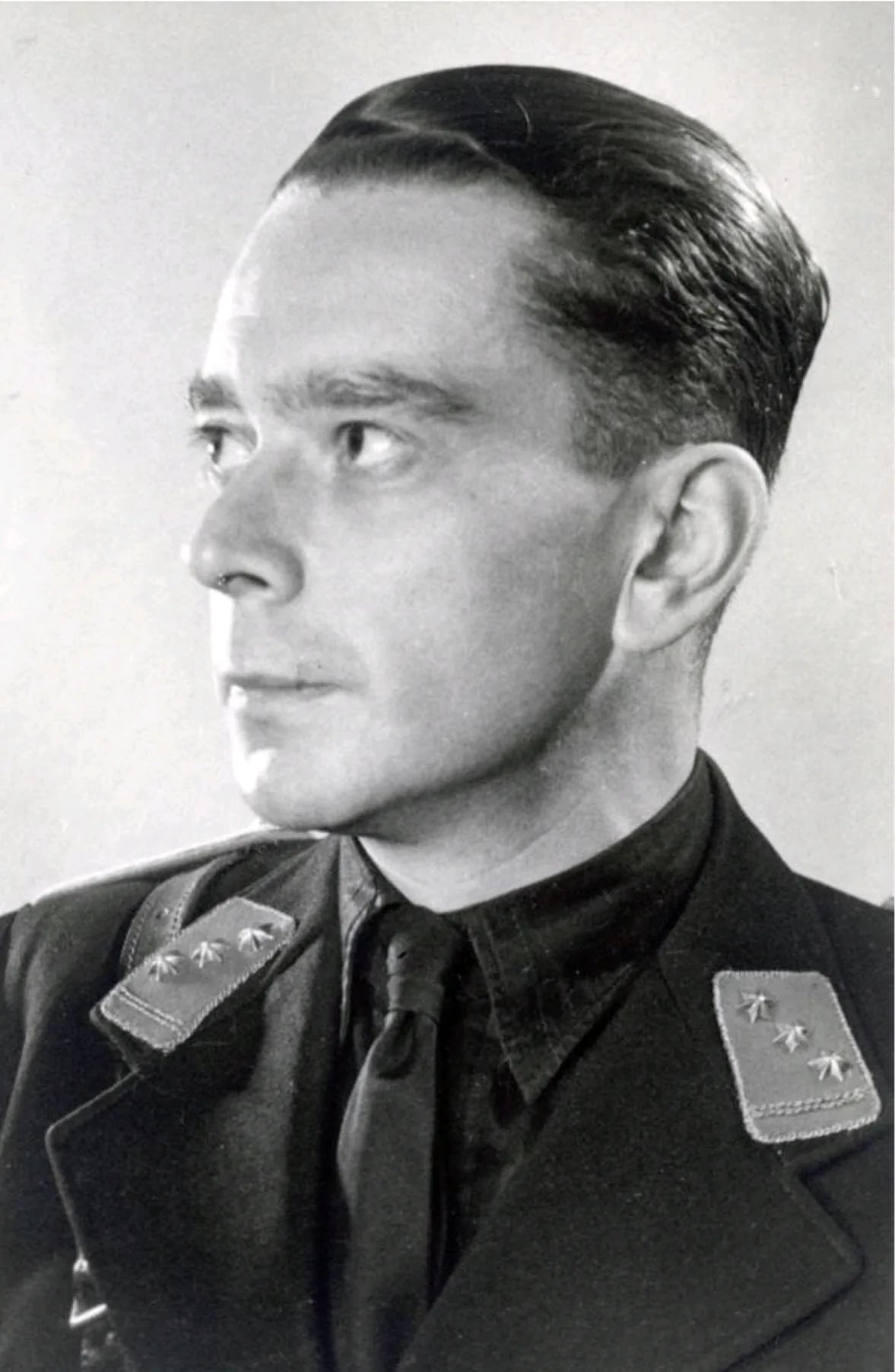 Portrait of Adriaan van Hees (1910–1976) – memorial page