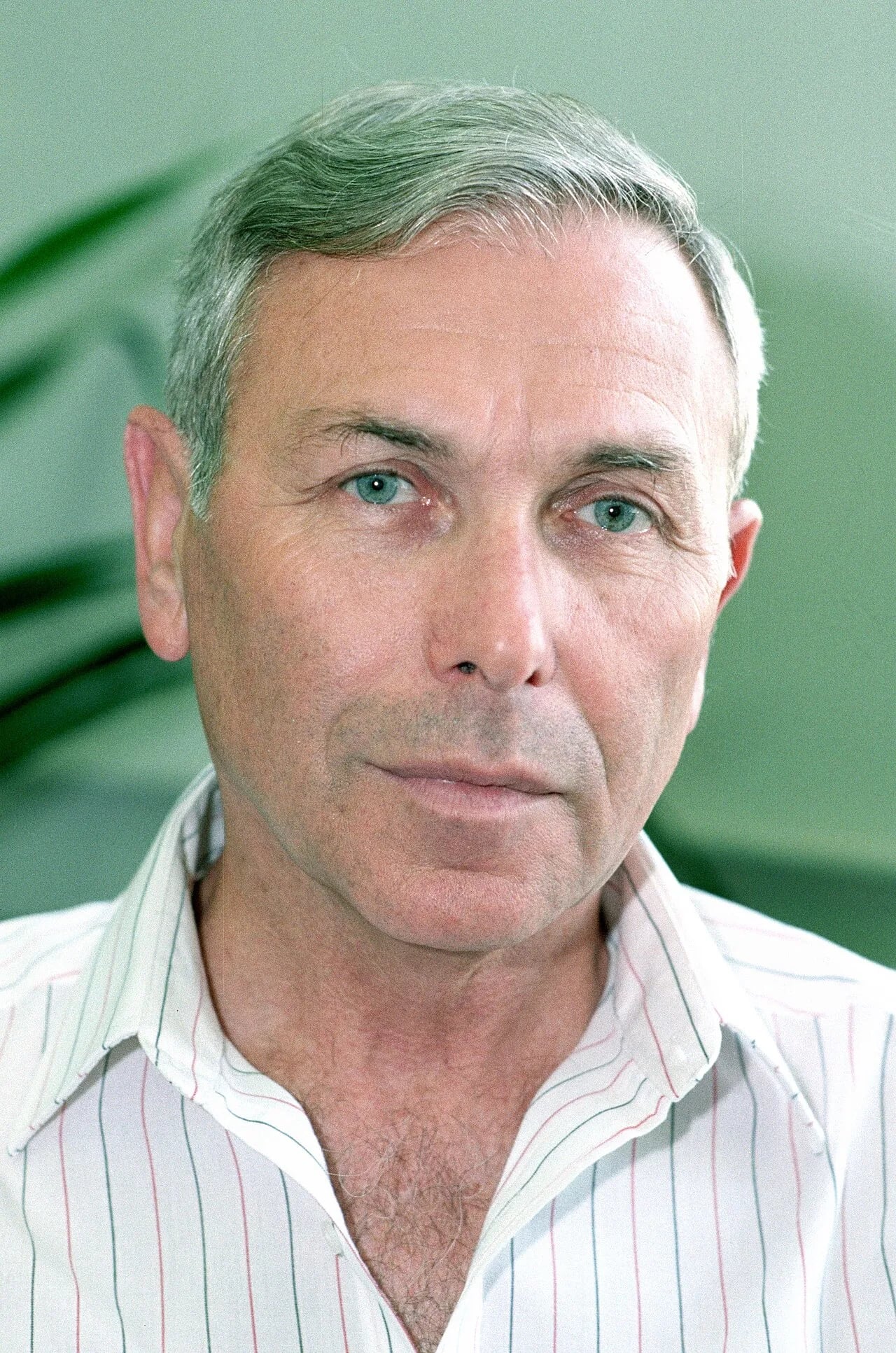 Porträt von Mosche Arad (1934–2019) – Gedenkseite
