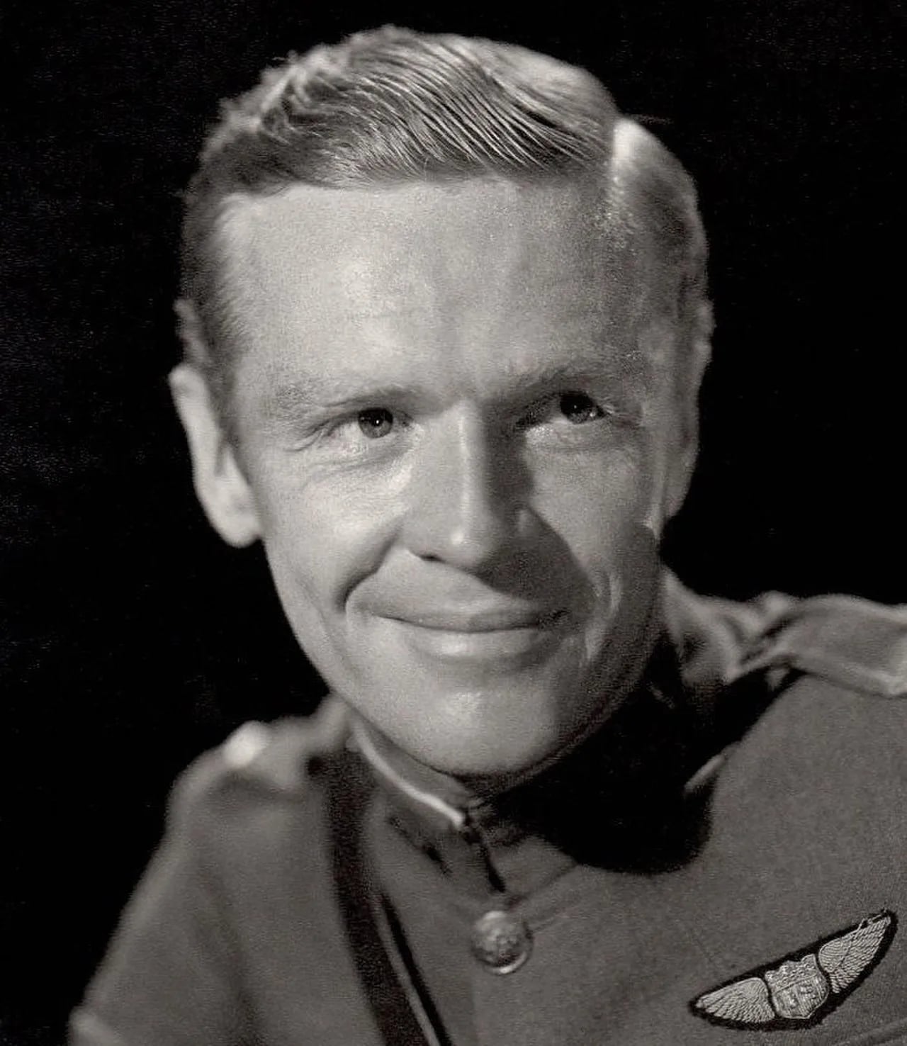 Portrait of Theodore Newton (1904–1963) – memorial page