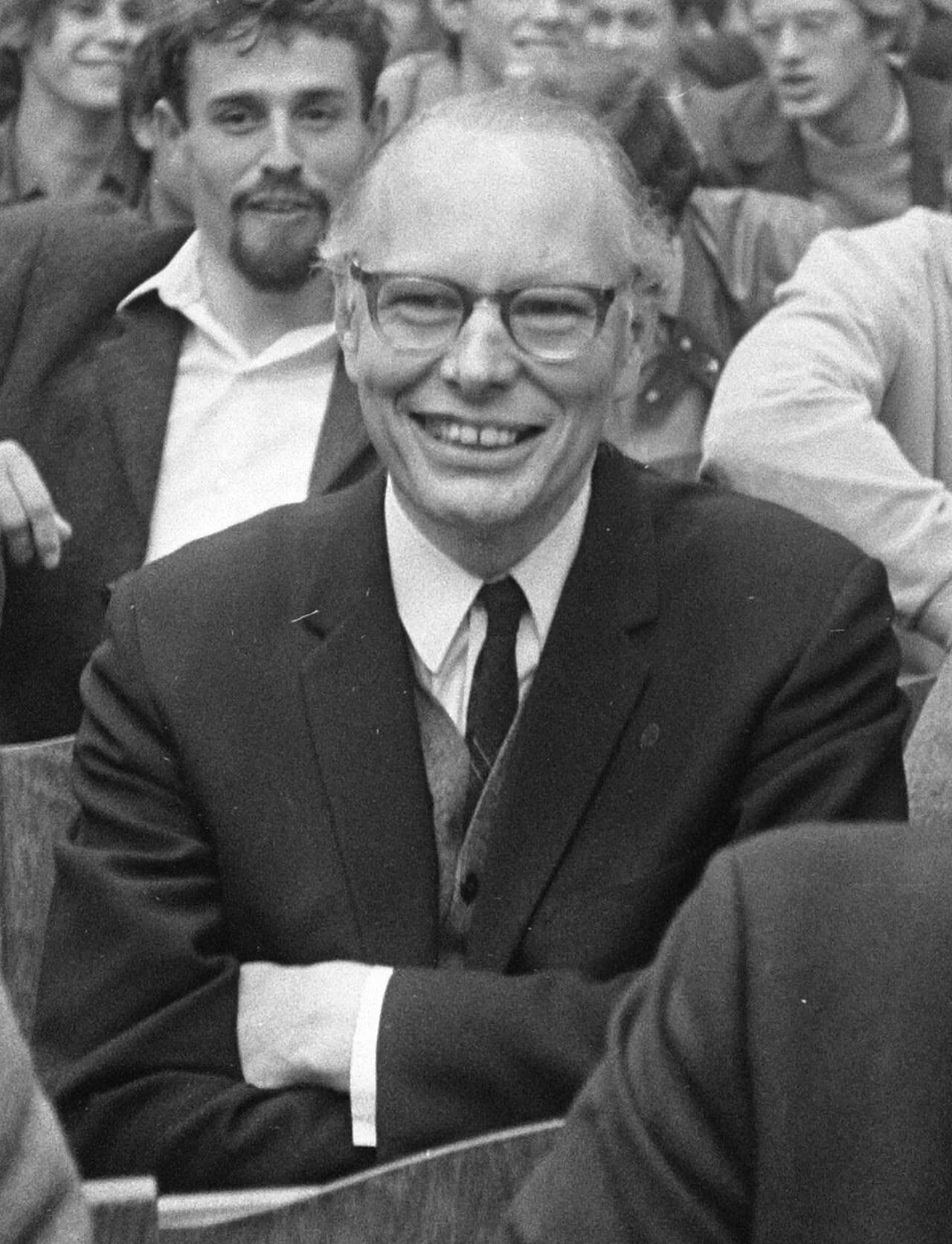 Portrait of Sijward Ferdinand Lodewijk van Wijnbergen (1913–2006) – memorial page
