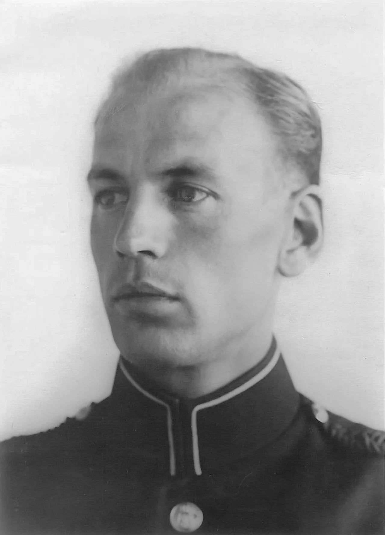 Portrait of Bart Hendriks (1915–1944) – memorial page