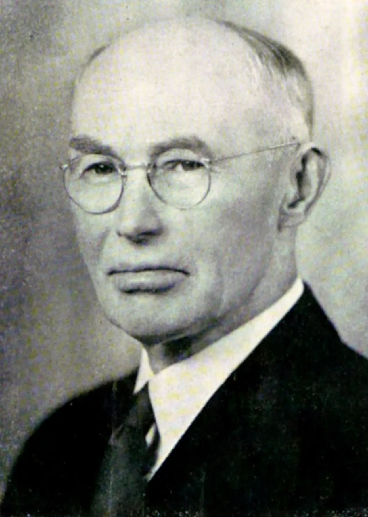 Porträt von George C. Claussen (1882–1948) – Gedenkseite