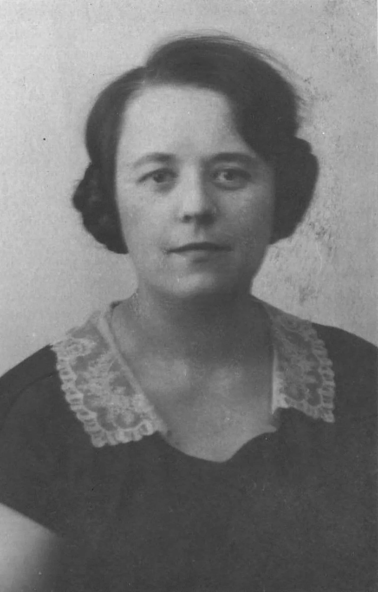 Portrait of Fernande Decruck (1896–1954) – memorial page