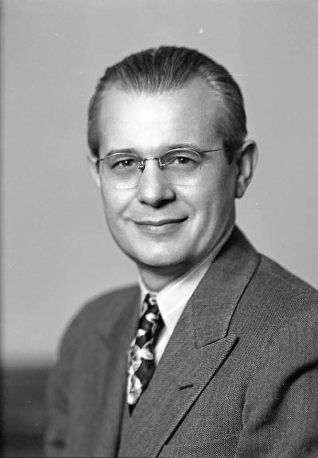 Portrait of Elmer E. Johnston (1898–1985) – memorial page