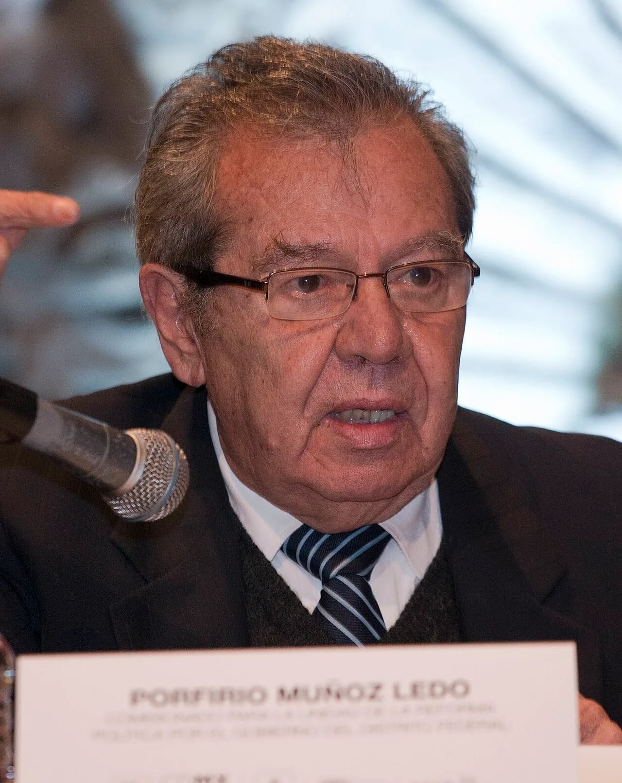 Porträt von Porfirio Muñoz Ledo (1933–2023) – Gedenkseite