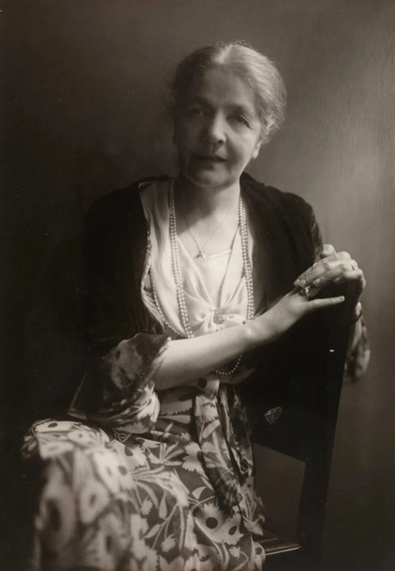 Porträt von Lulli Lous (1870–1963) – Gedenkseite
