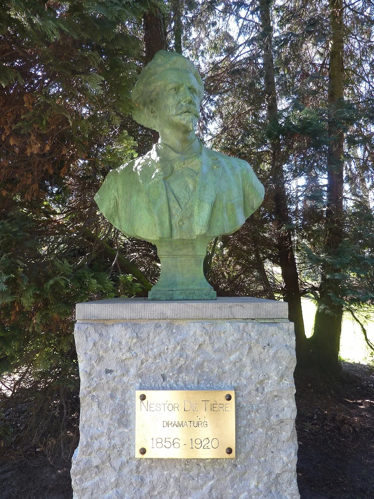 Porträt von Nestor de Tière (1856–1920) – Gedenkseite