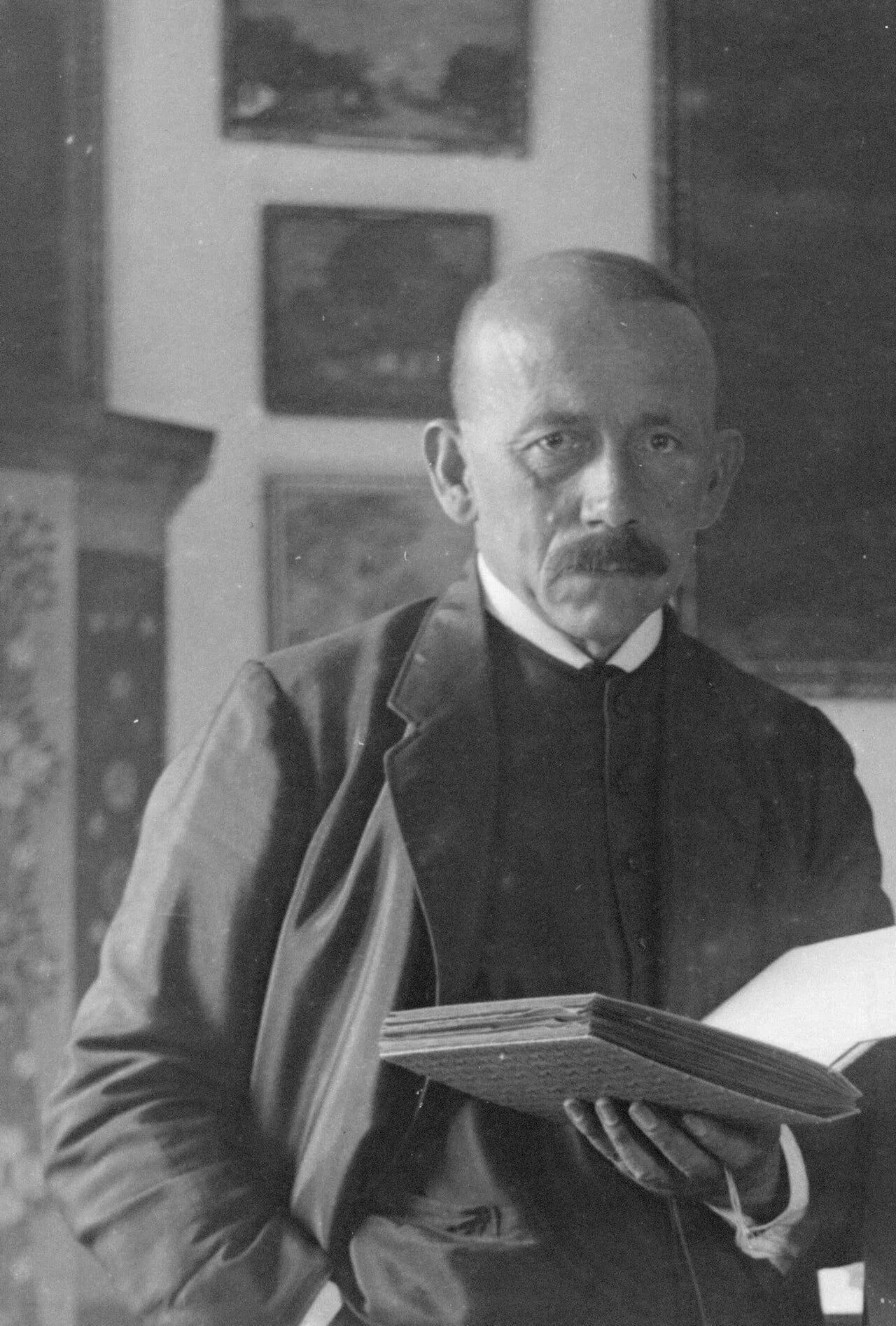 Porträt von Jan Honsa (1876–1937) – Gedenkseite