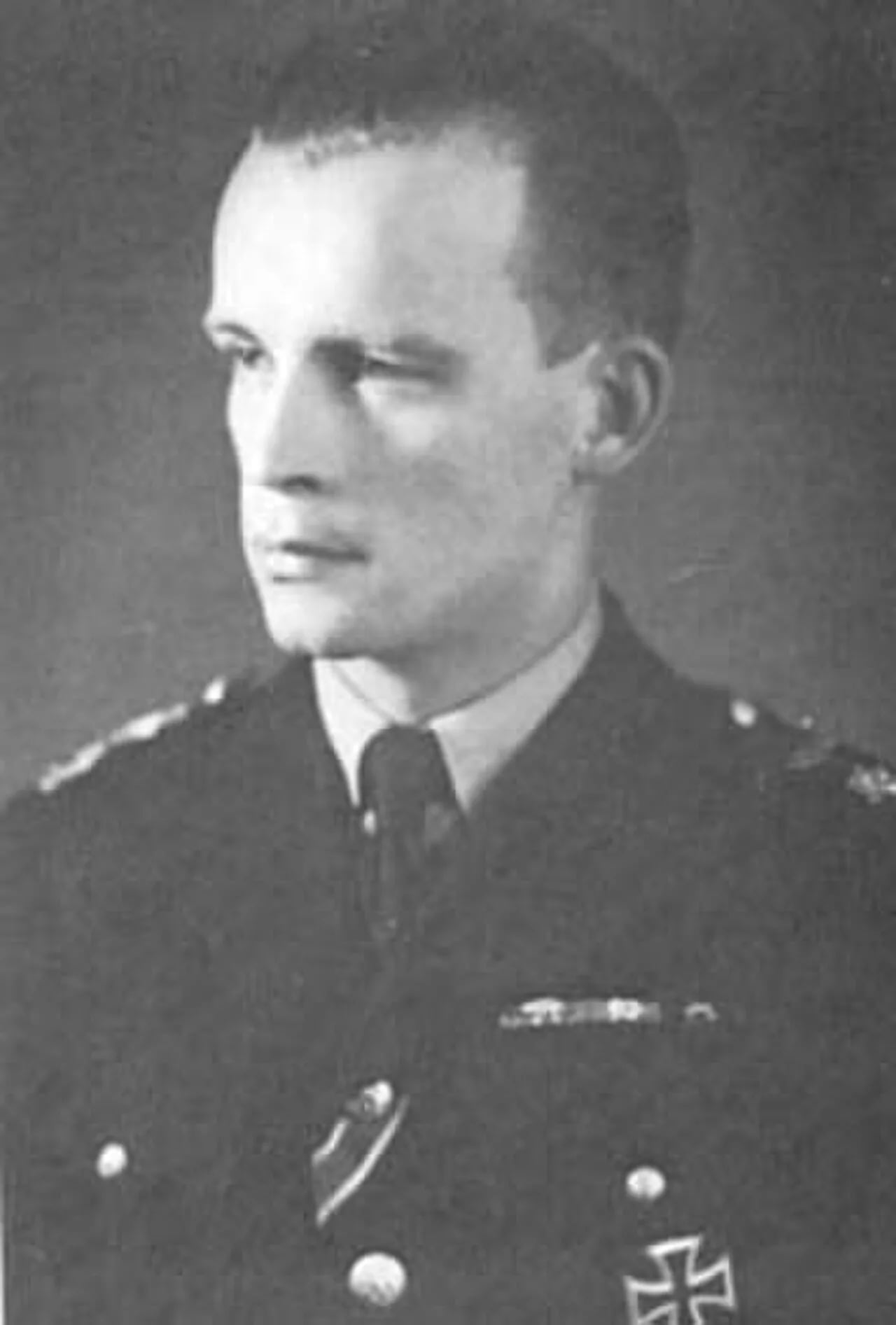 Portrait of Lauri Pekuri (1916–1999) – memorial page