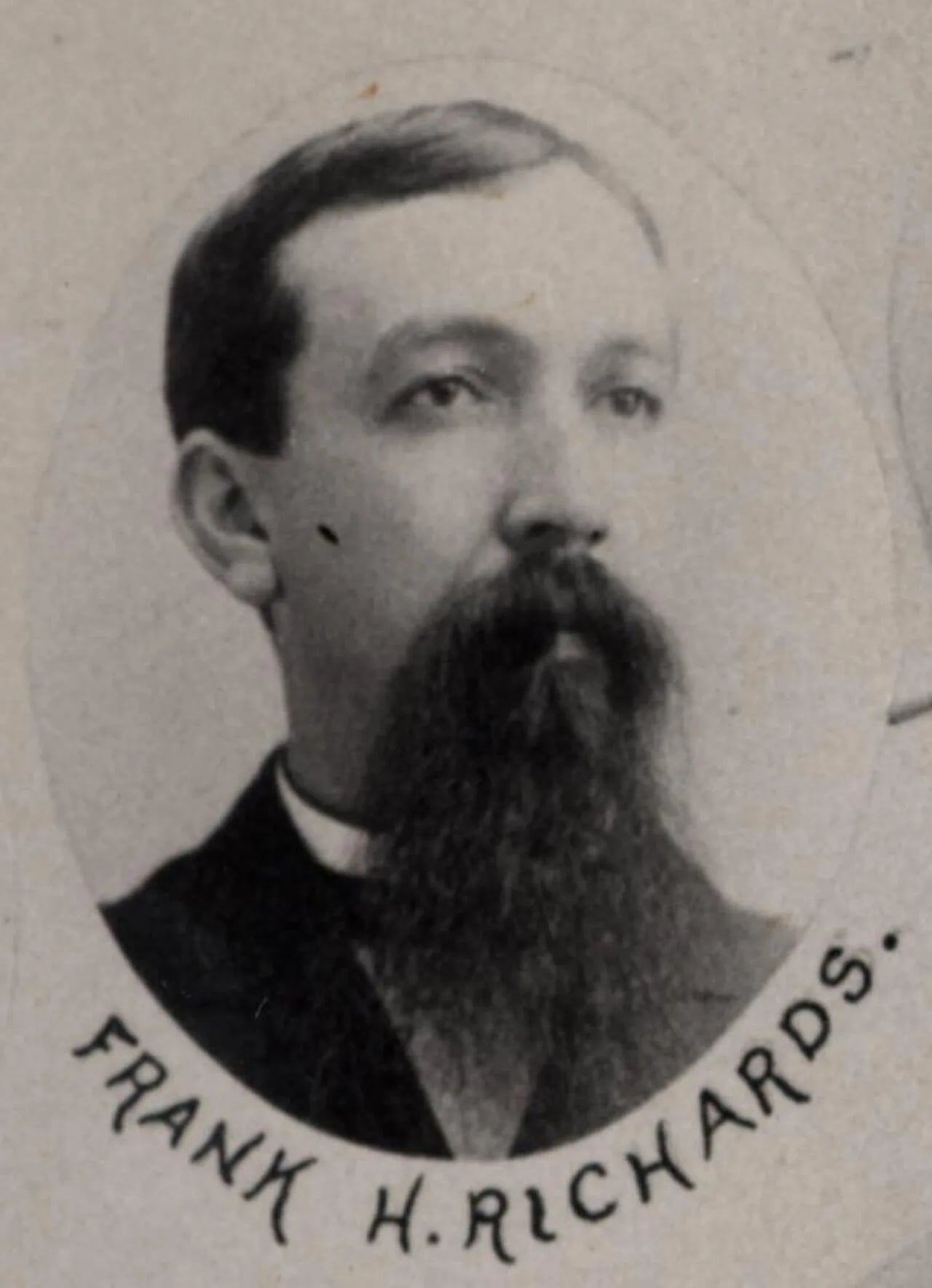 Porträt von Frank H. Richards (1858–1937) – Gedenkseite