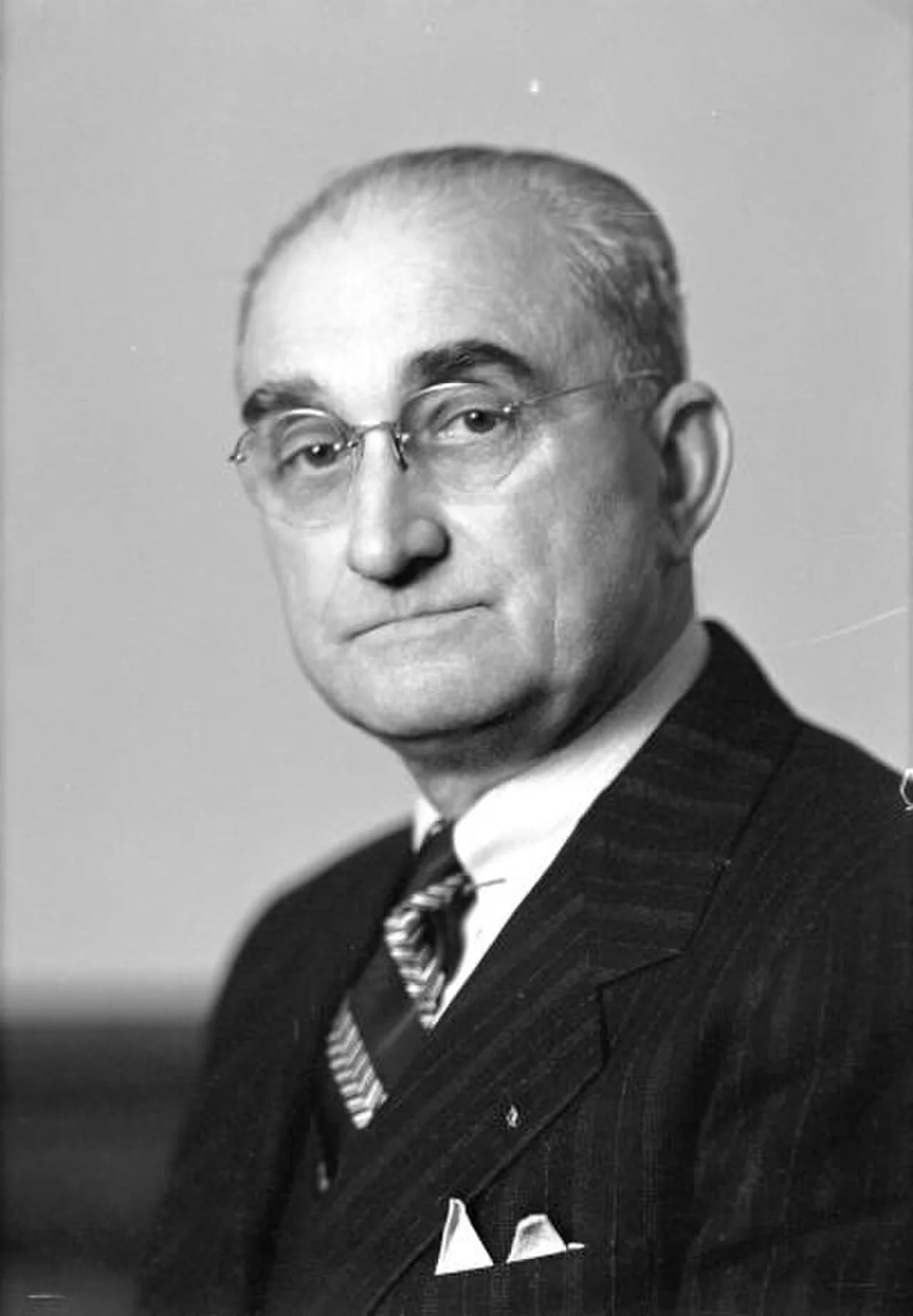Portrait of Loomis Shadbolt (1883–1963) – memorial page
