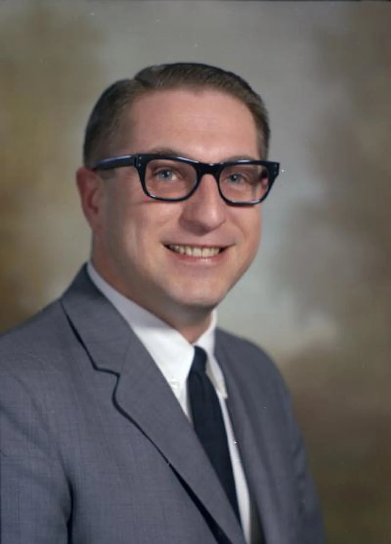 Portrait of Thomas A. Swayze, Jr. (1930–2005) – memorial page