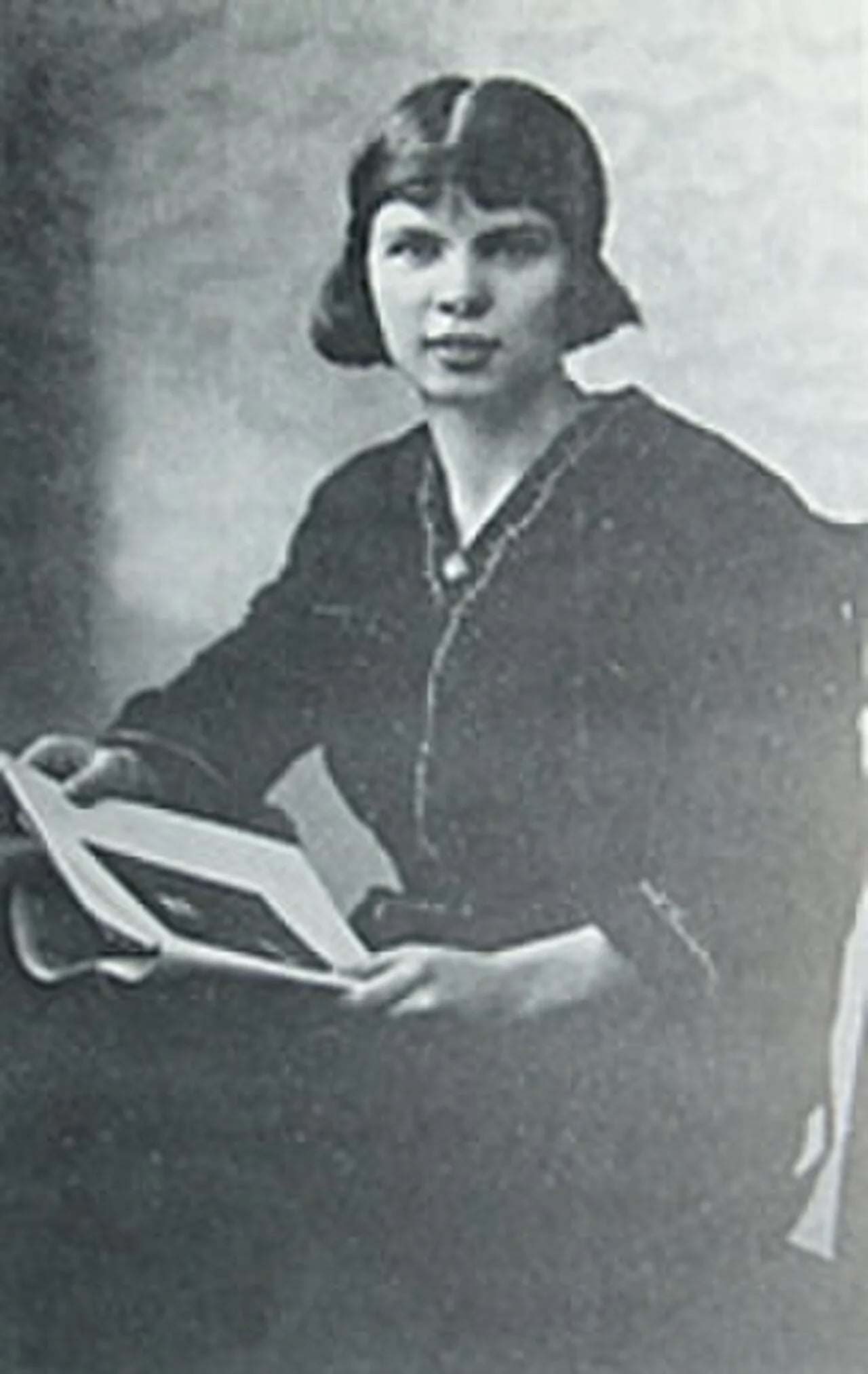 Porträt von Alice Poirier (1900–1995) – Gedenkseite