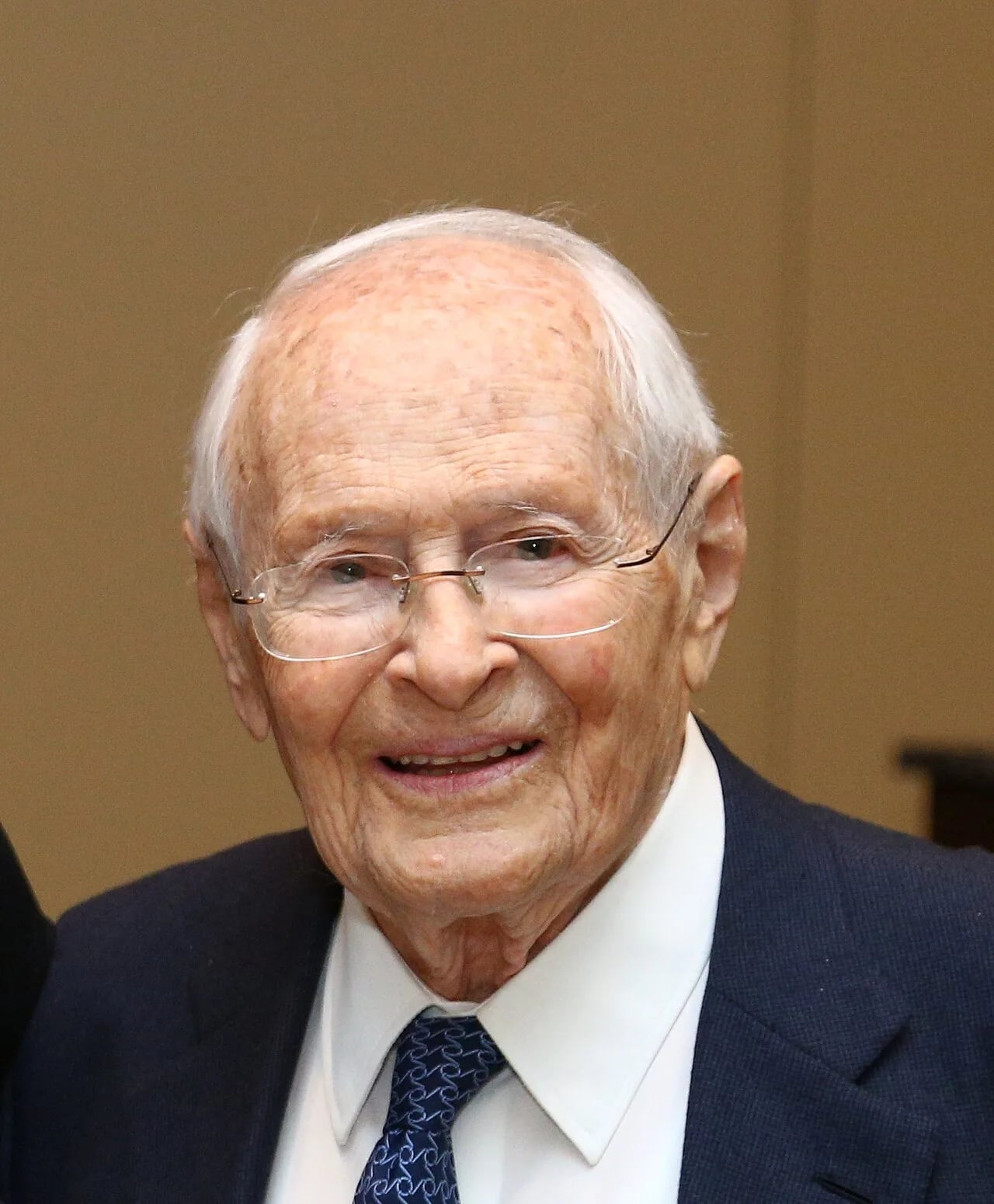 Porträt von George Rosenkranz (1916–2019) – Gedenkseite