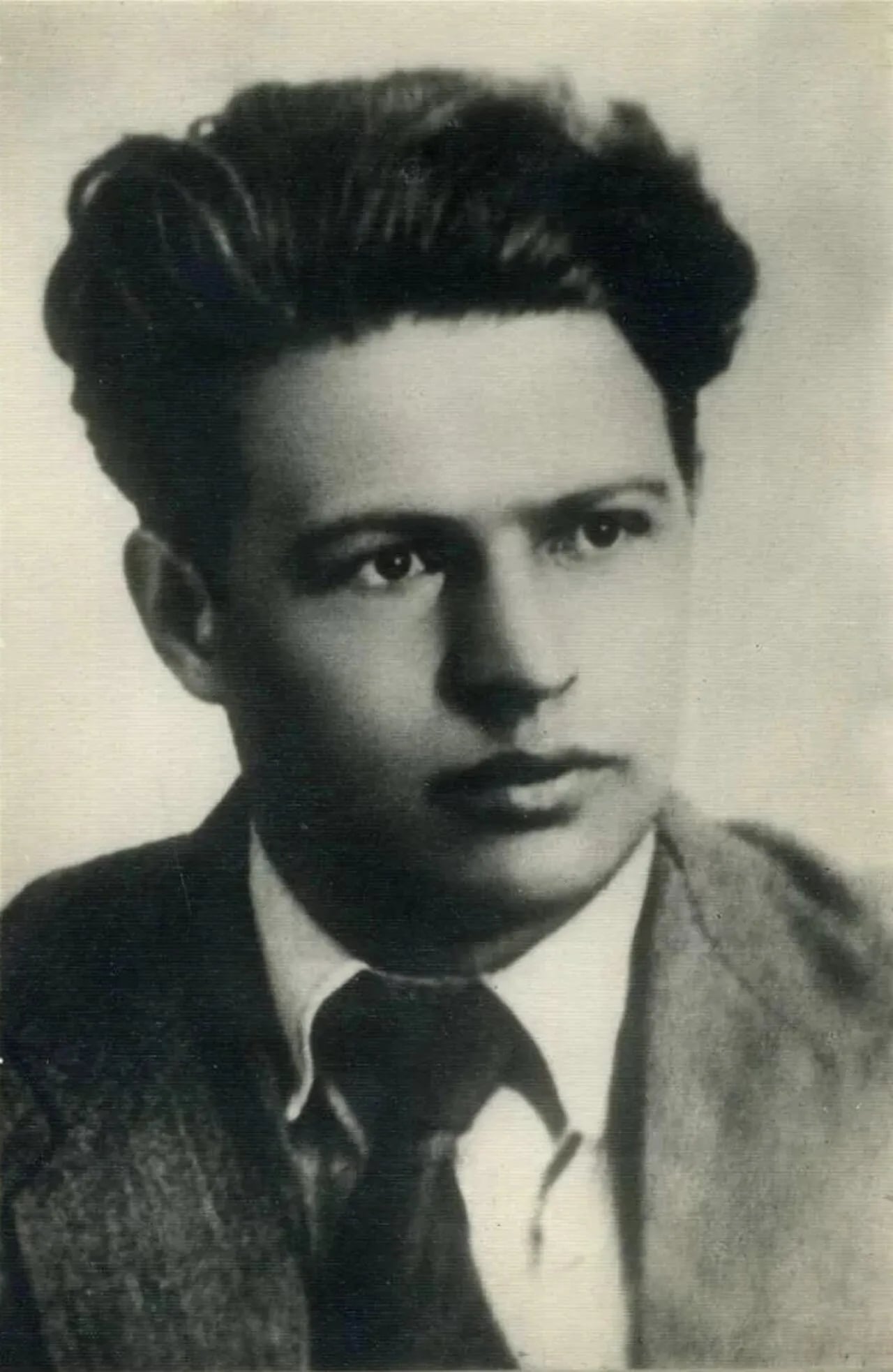Portrait of Färit Yarullin (1913–1943) – memorial page