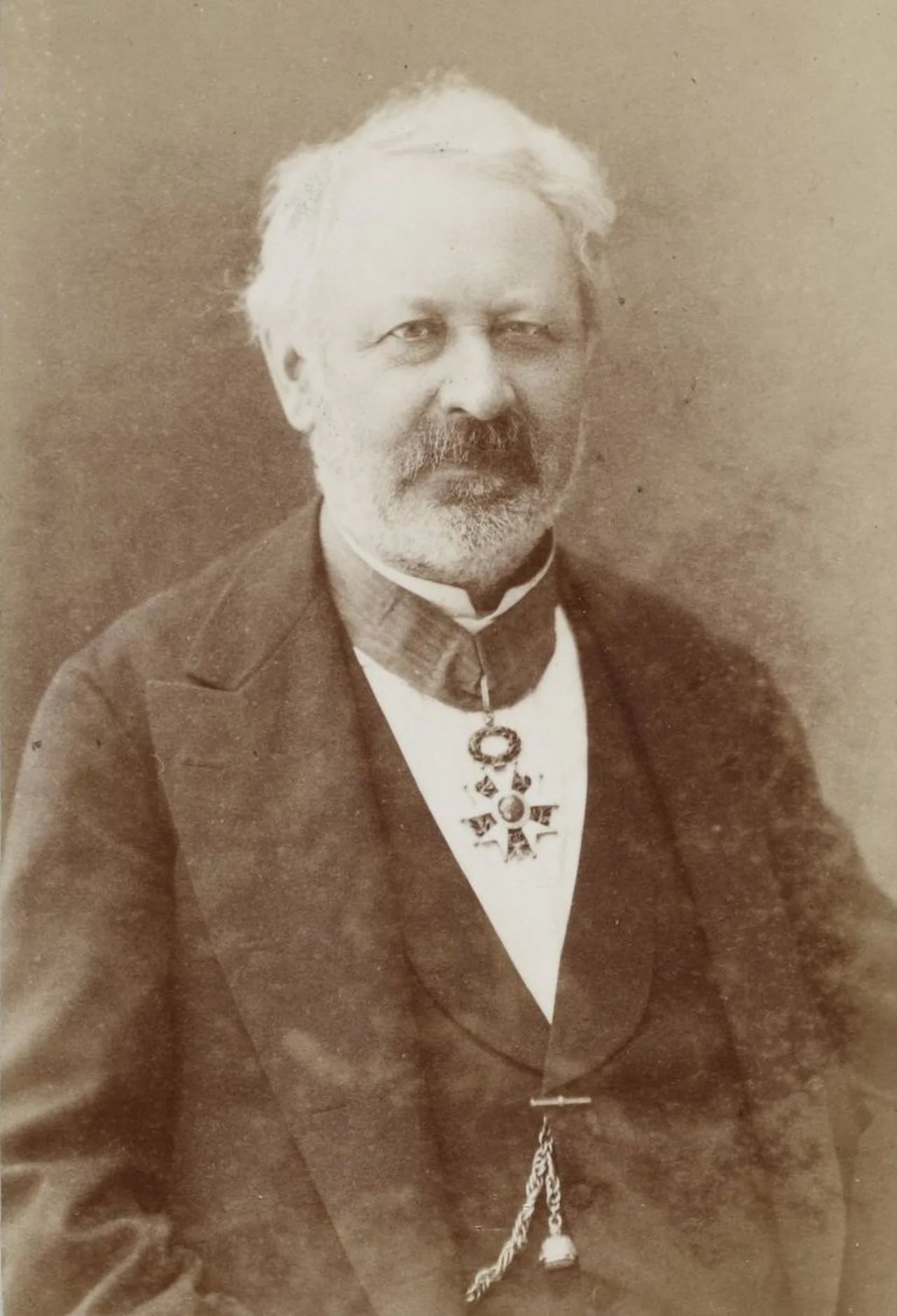 Porträt von Louis Ferdinand Alfred Maury (1817–1892) – Gedenkseite