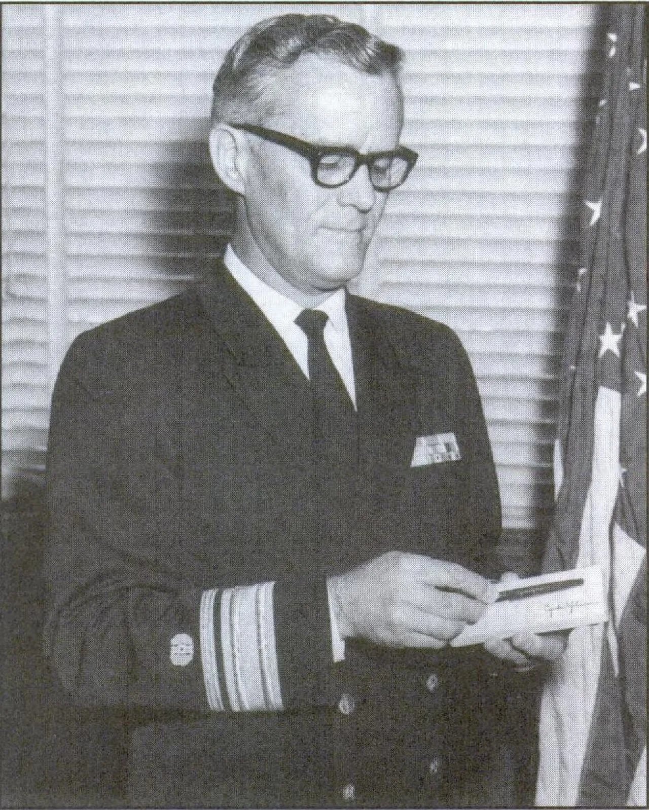 Porträt von Joseph B. McDevitt (1918–2006) – Gedenkseite