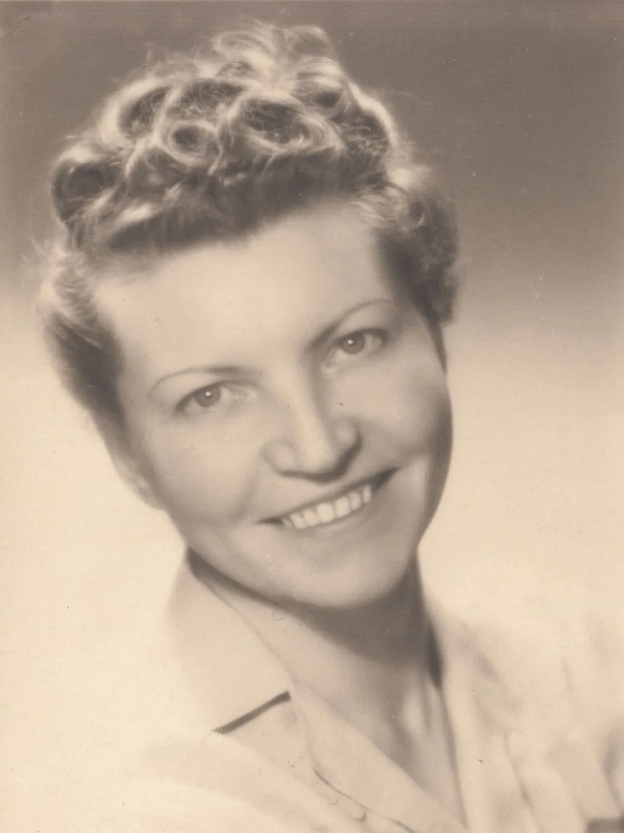 Portrait of Wanda Klimowicz (1915–2013) – memorial page