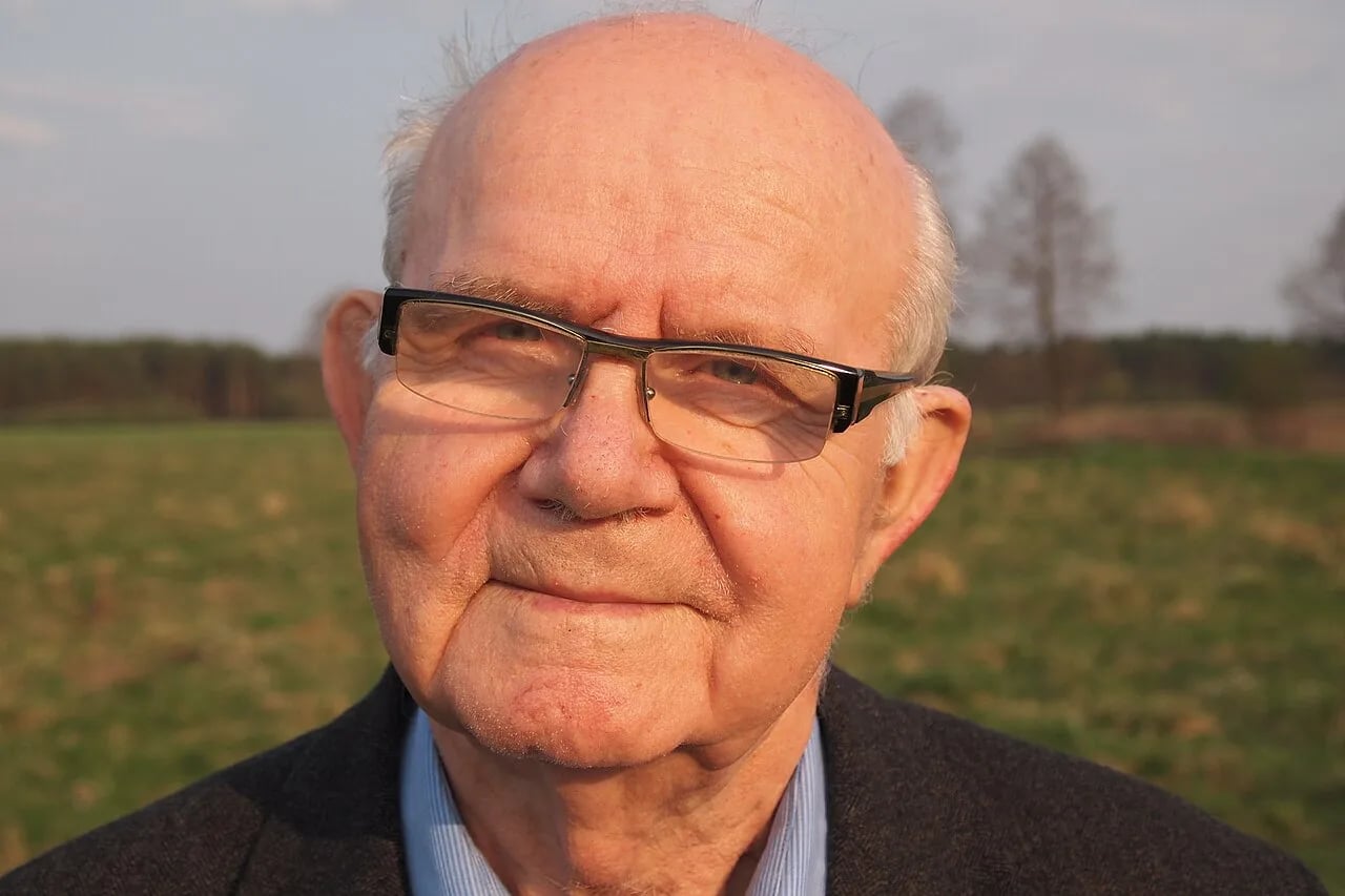 Portrait of Władysław Niewiarowski (1924–2015) – memorial page