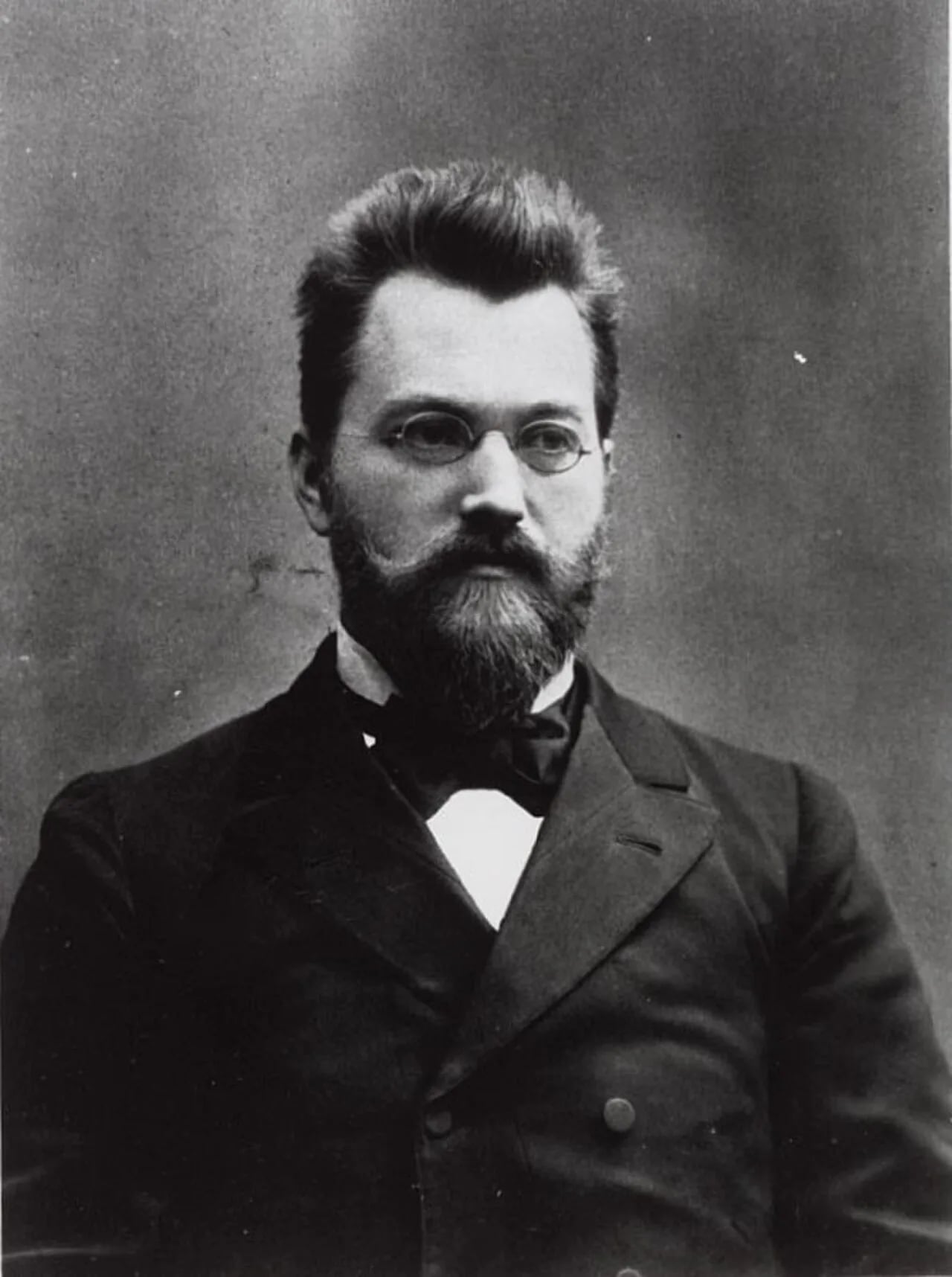 Portrait of Frederik Willem Nicolaas Hugenholtz (1868–1924) – memorial page