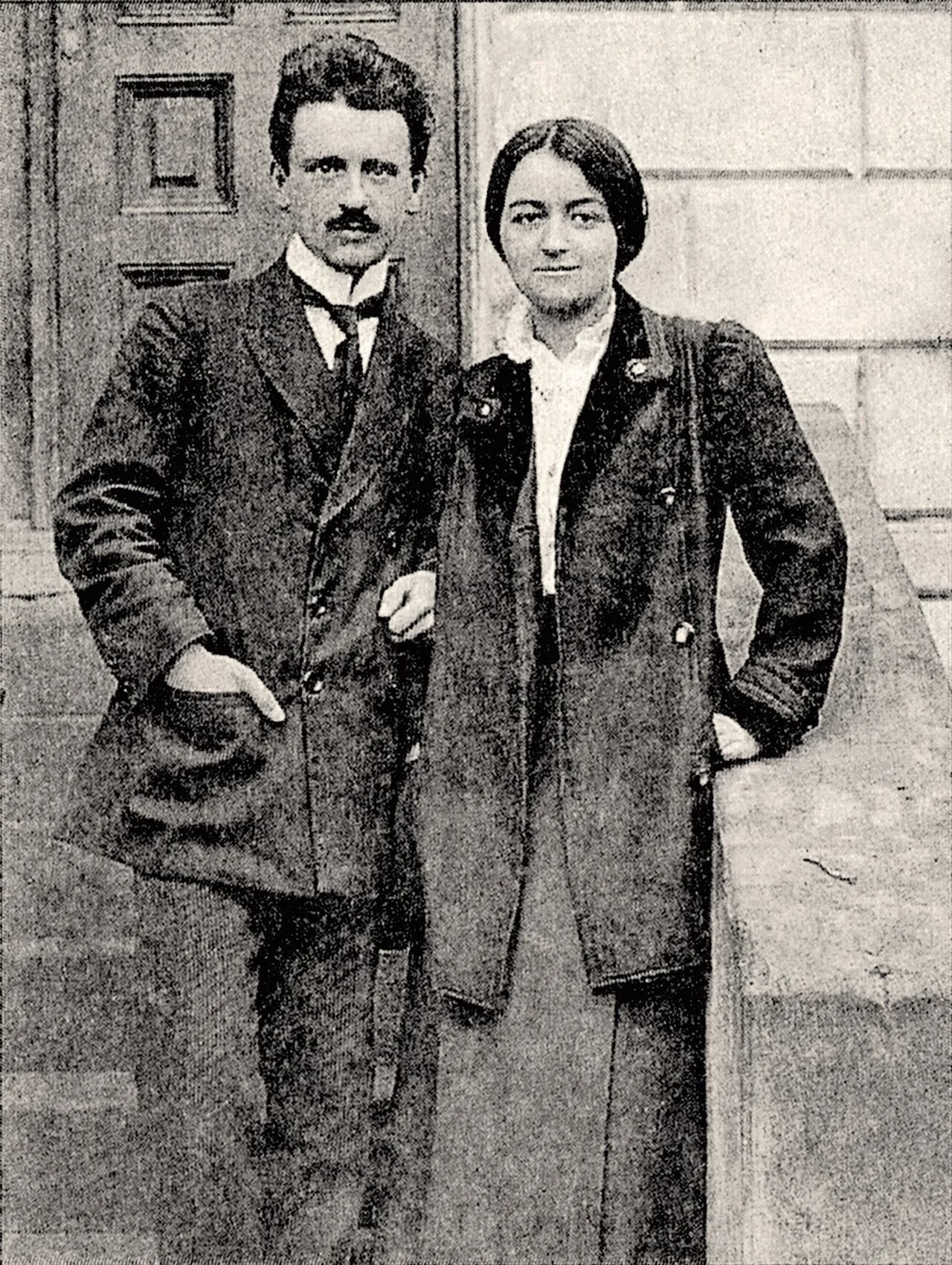 Portrait of Erzsébet Gyenis (1896–1985) – memorial page