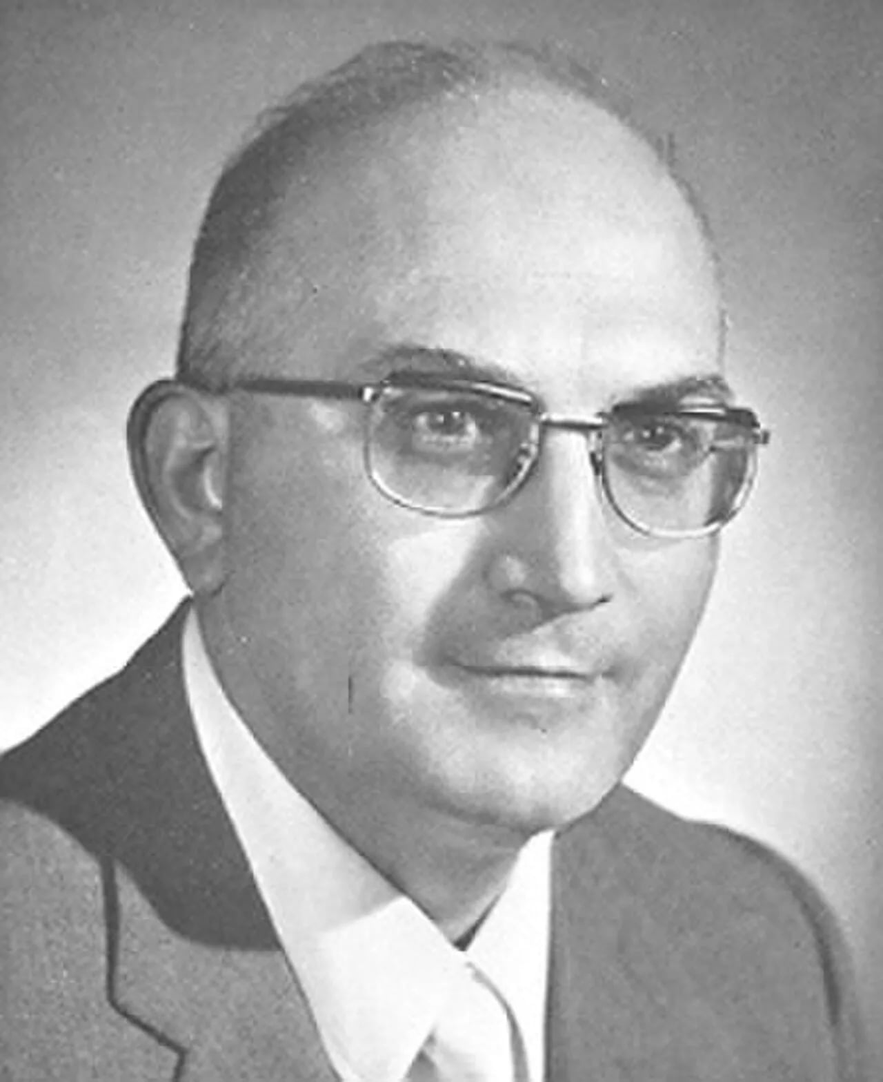 Portrait of Angelo Castelli (1928–2017) – memorial page
