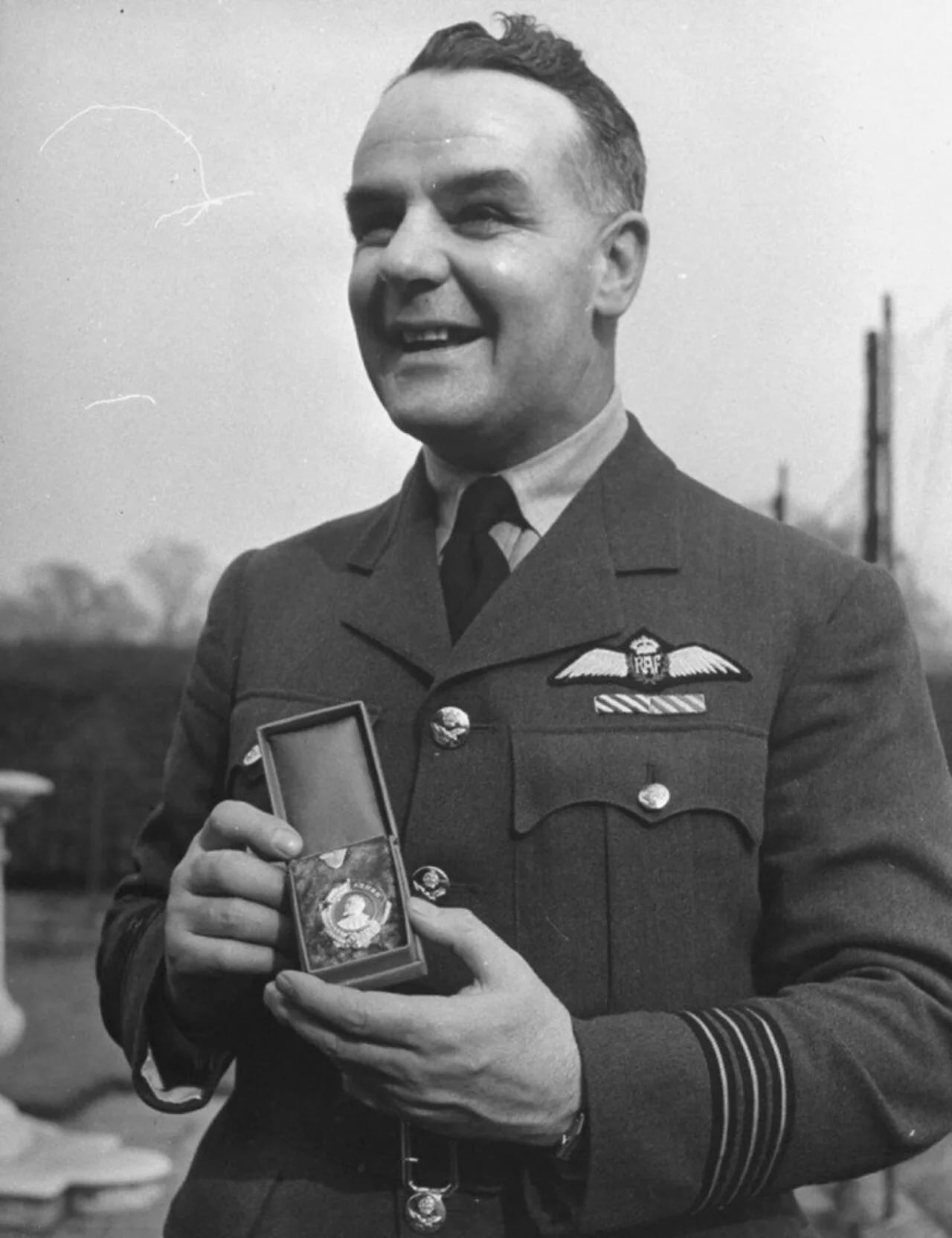 Porträt von Neville Ramsbottom-Isherwood (1905–1950) – Gedenkseite