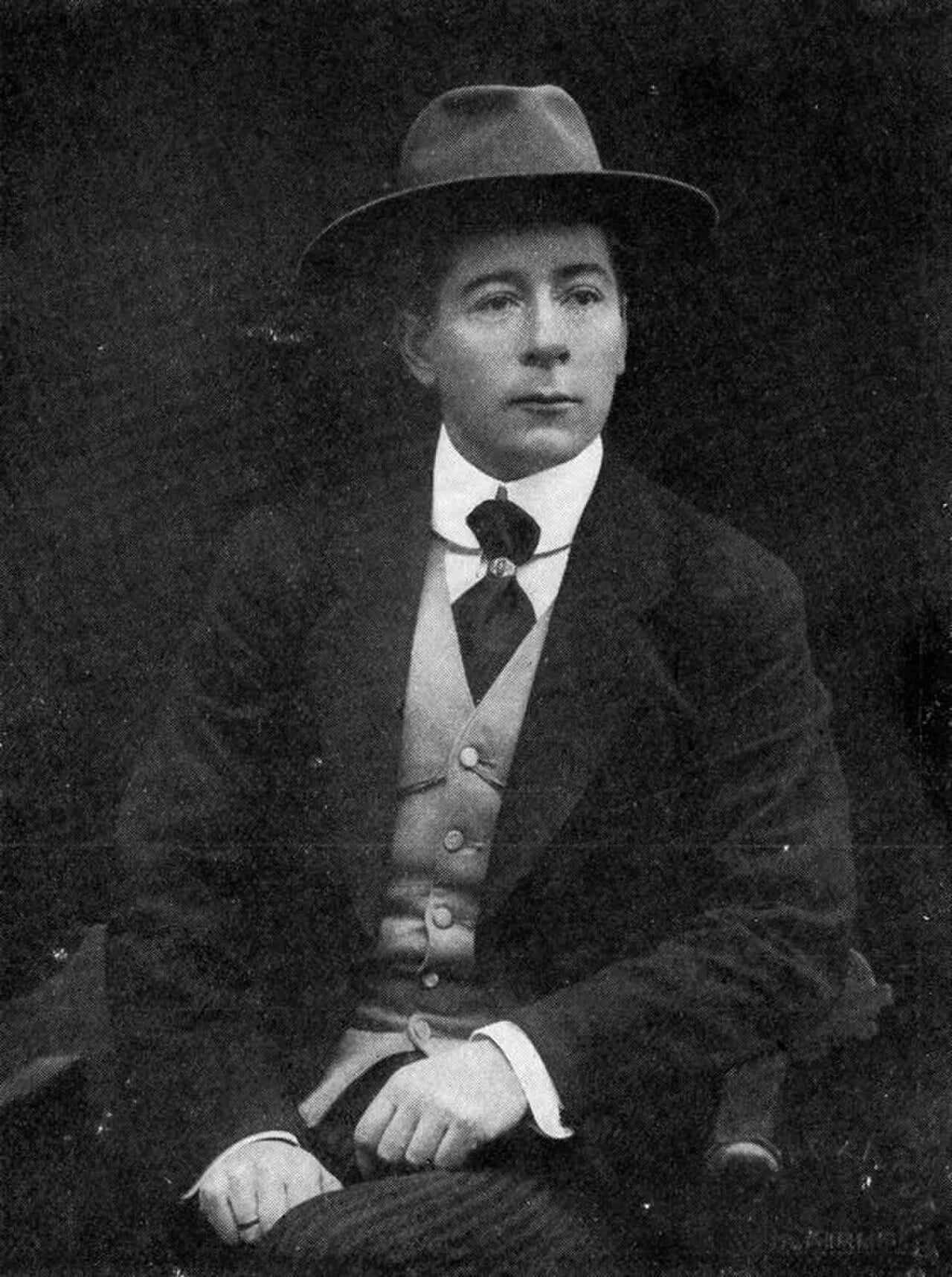 Portrait of Henri Defossé (1883–1956) – memorial page