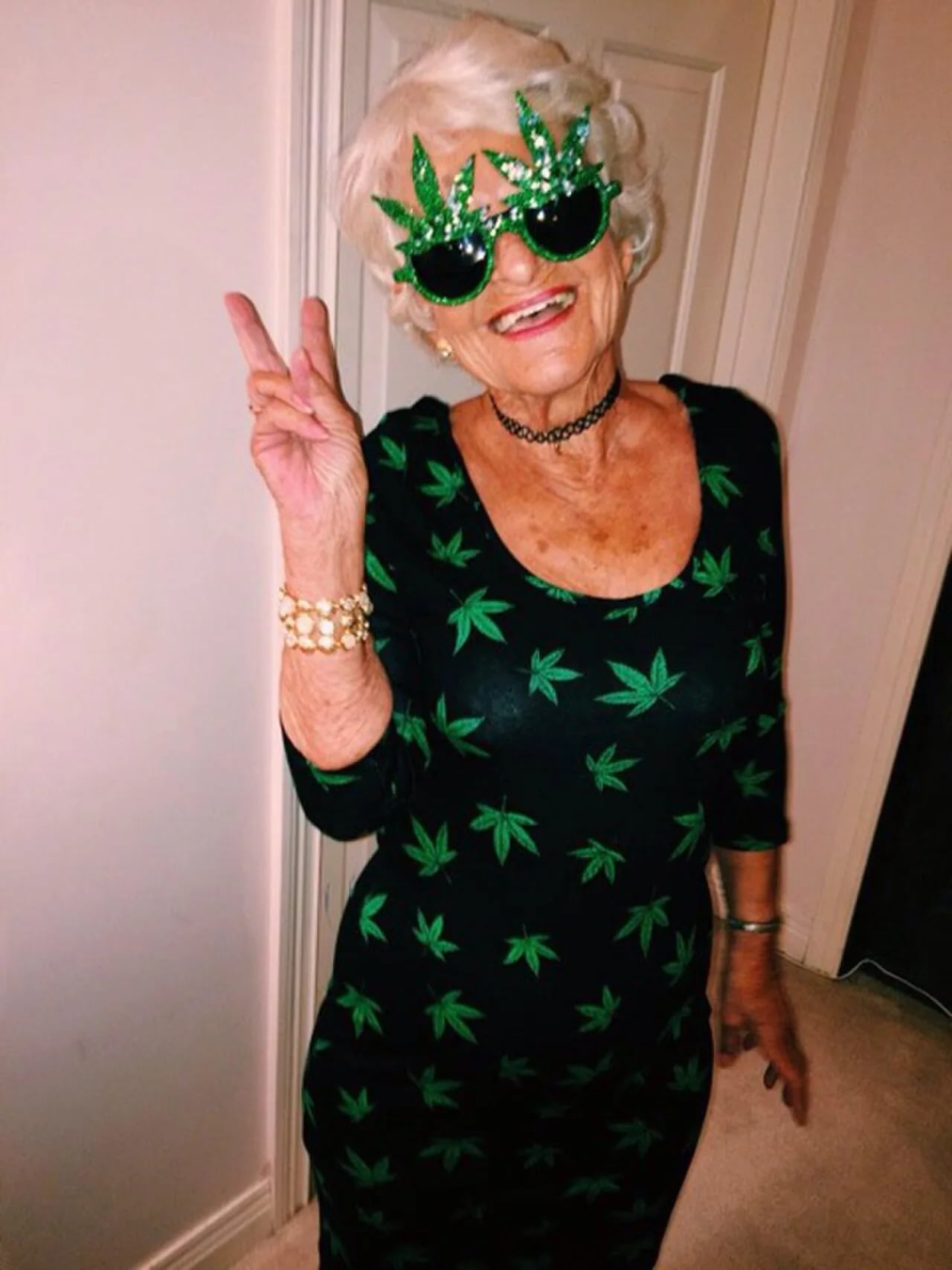 Portrait of Baddie Winkle (1928–2025) – memorial page