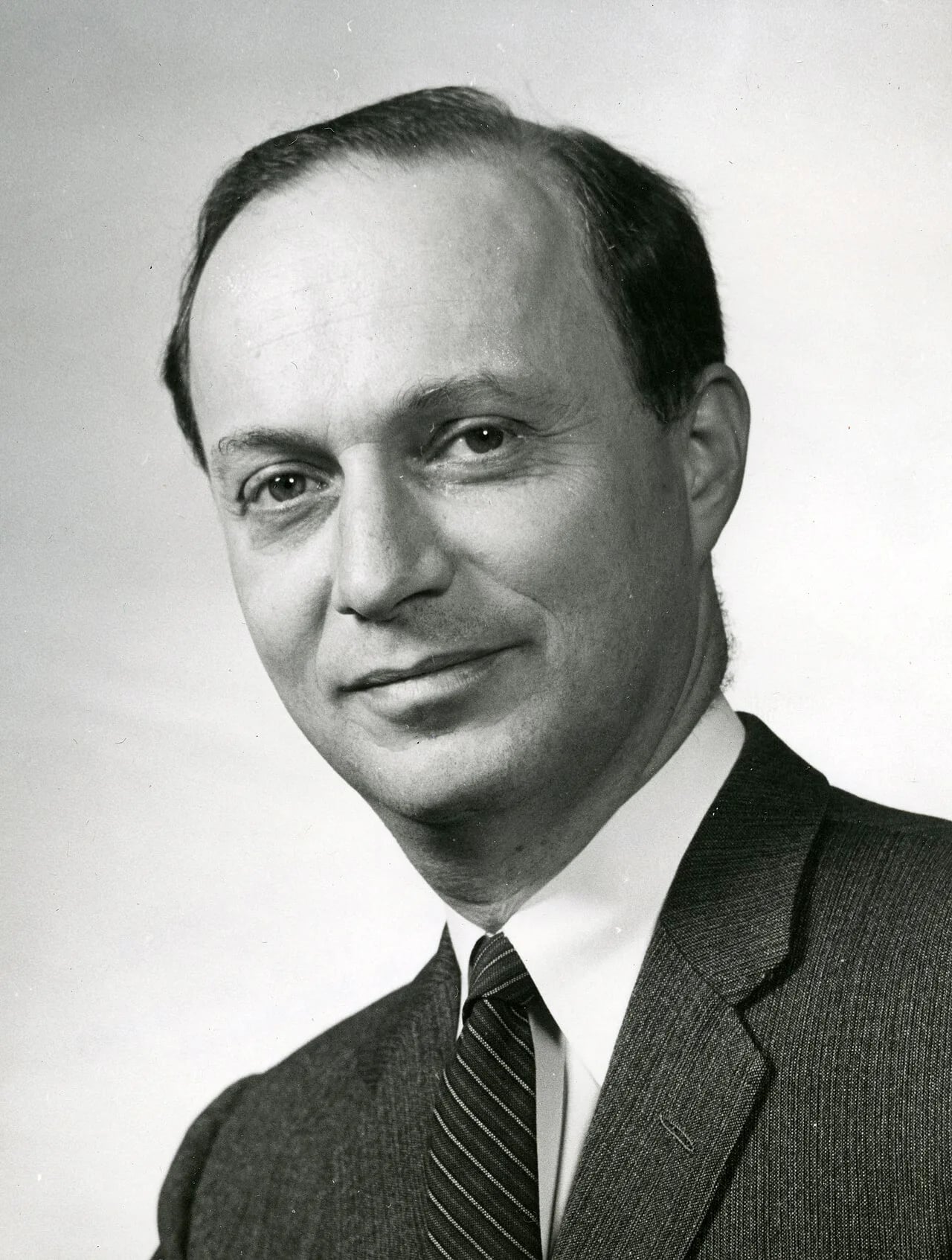 Portrait of Wilfred Kaplan (1915–2007) – memorial page