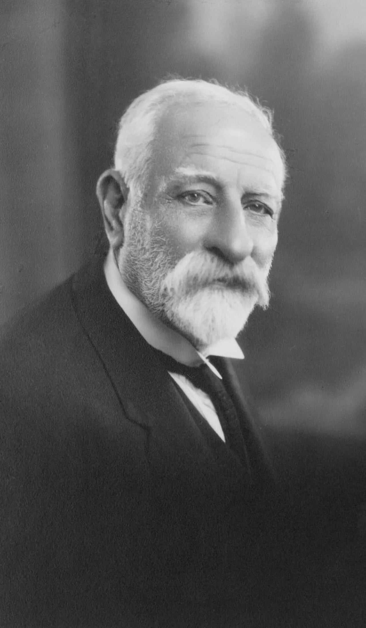 Portrait of John Baxter Mather (1853–1940) – memorial page