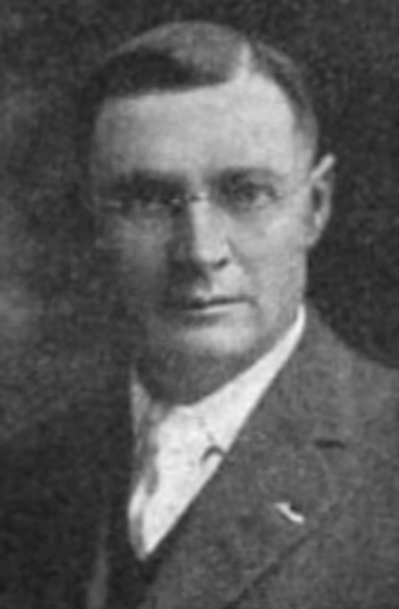Portrait of L. W. Gibson (1872–1919) – memorial page