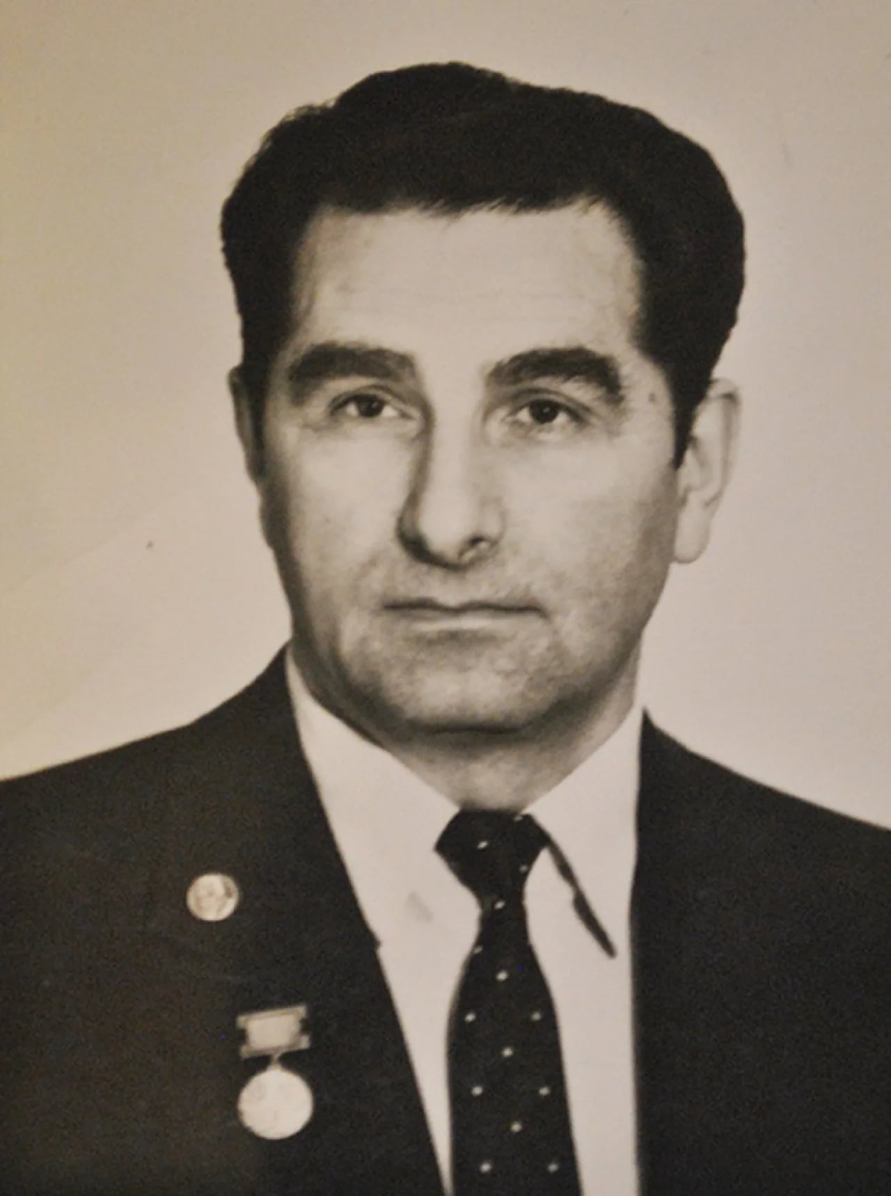 Porträt von Leonid Borissowitsch Roschal (1936–2010) – Gedenkseite