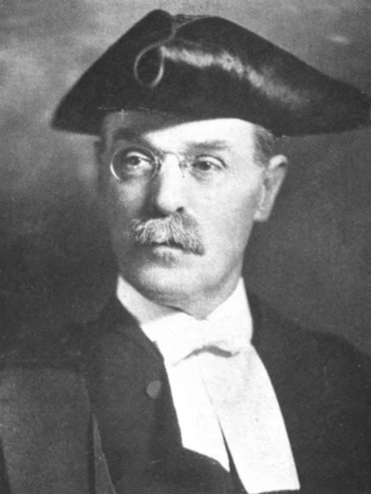 Portrait of Gonzalve Desaulniers (1863–1934) – memorial page