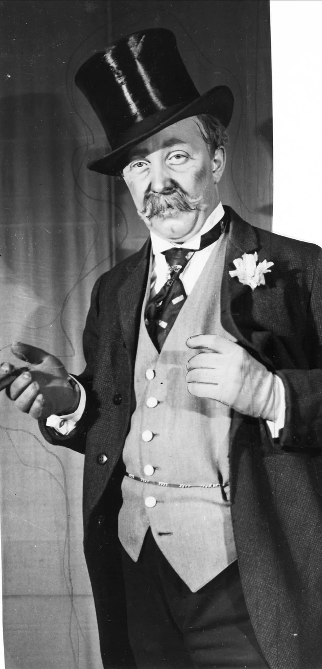 Portrait of Jens Holstad (1889–1961) – memorial page