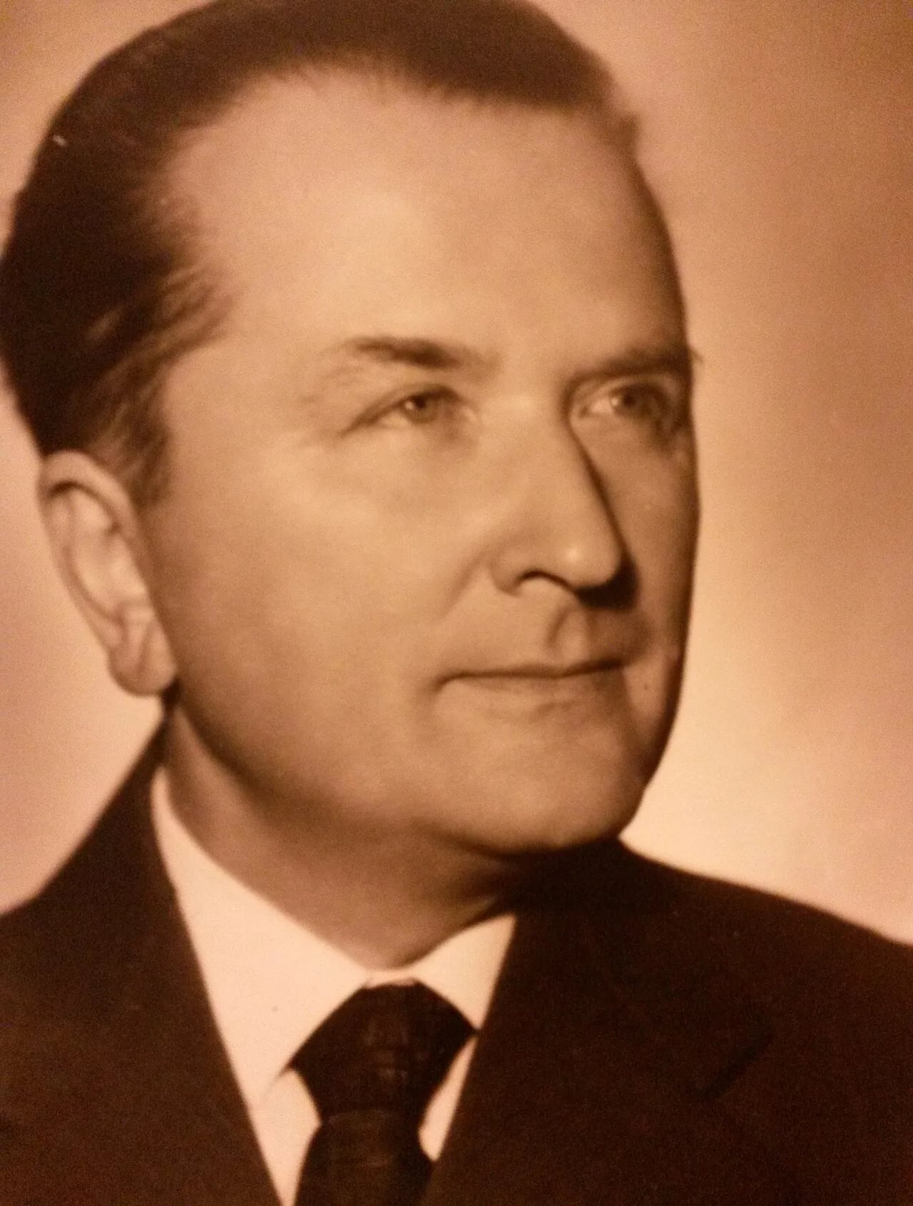 Porträt von Aleksander Łukasiewicz (1924–2022) – Gedenkseite