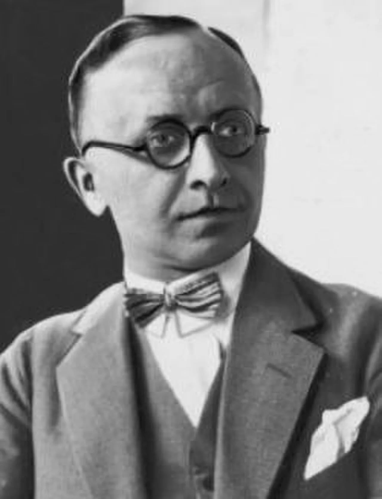 Portrait of Stefan Sawicki (1890–1967) – memorial page
