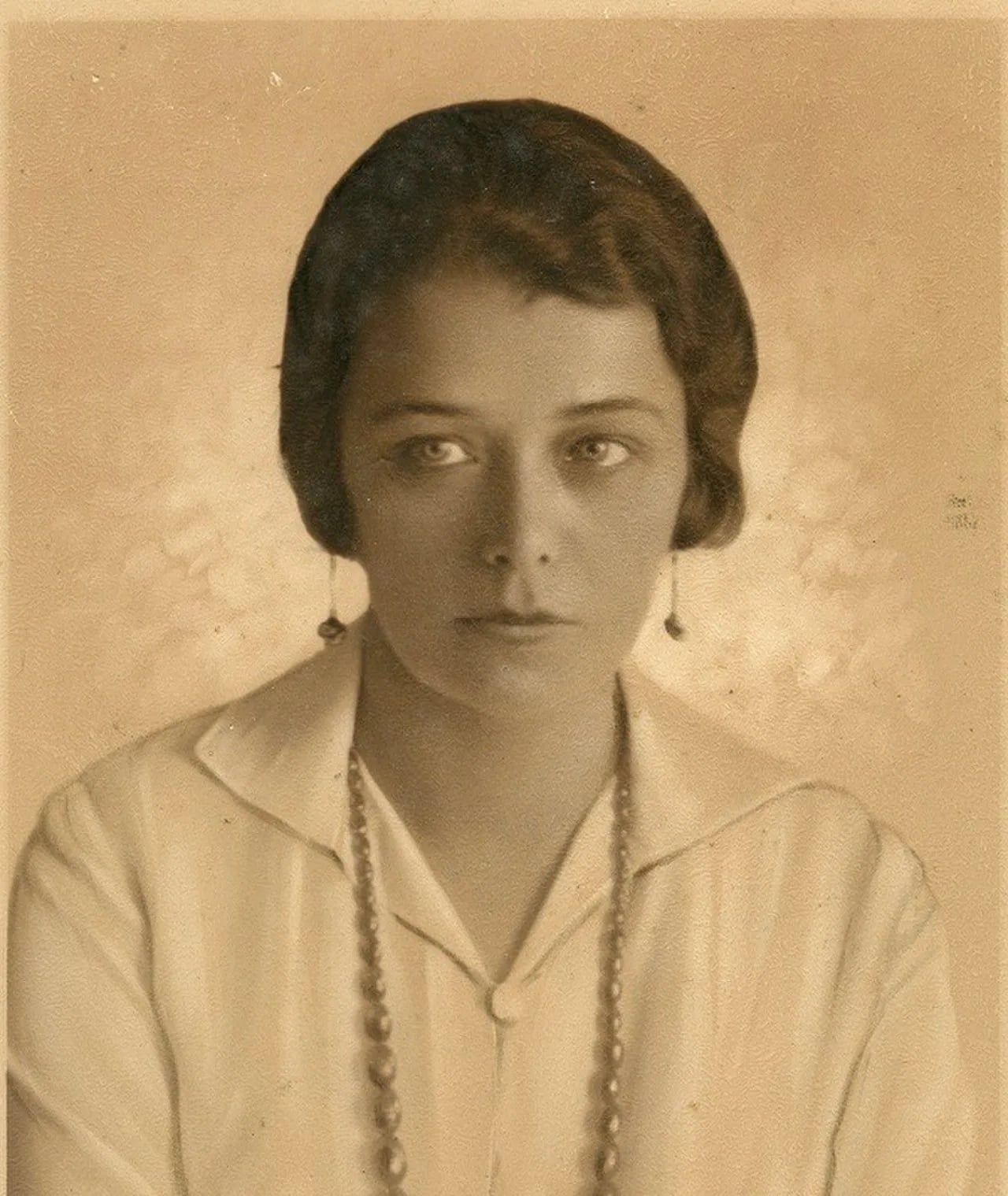 Portrait of Ilona Andrássy (1886–1967) – memorial page