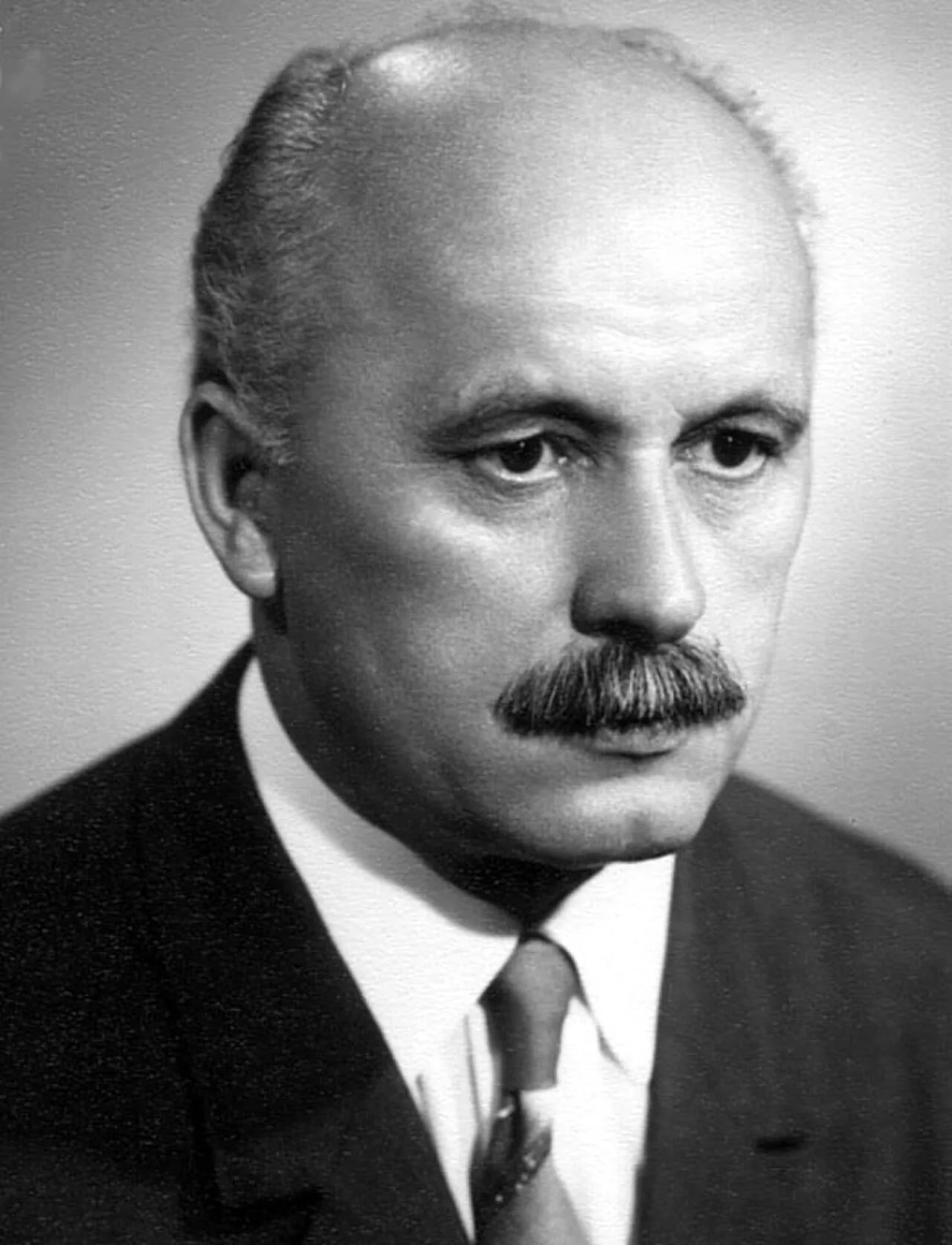 Portrait of Josef Khýn (1918–1993) – memorial page