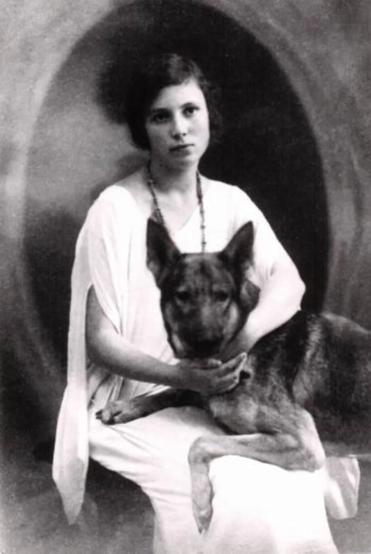 Porträt von Marie Eleonore zu Wied (1909–1956) – Gedenkseite