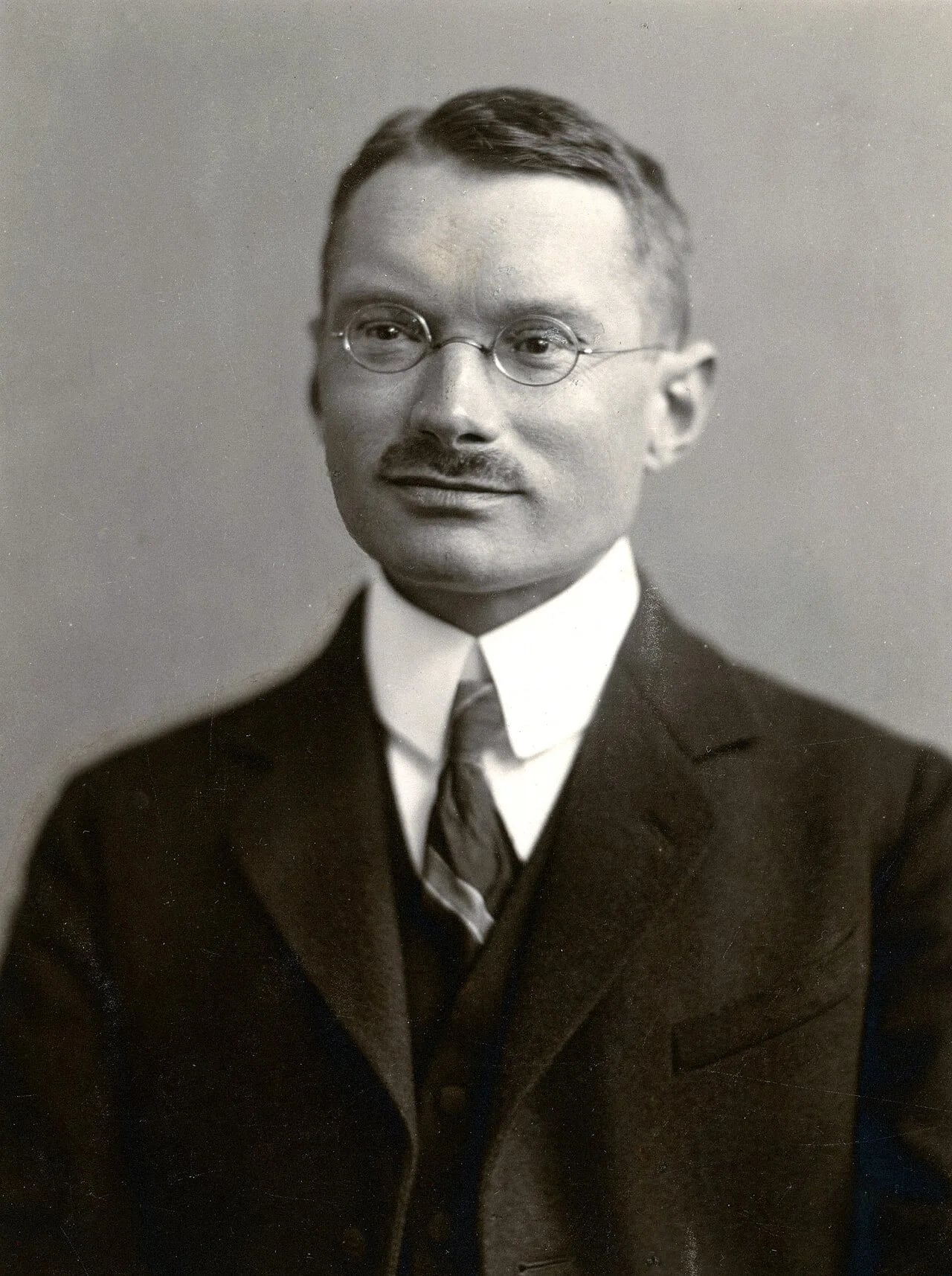Porträt von Franz de Liagre Böhl (1882–1976) – Gedenkseite