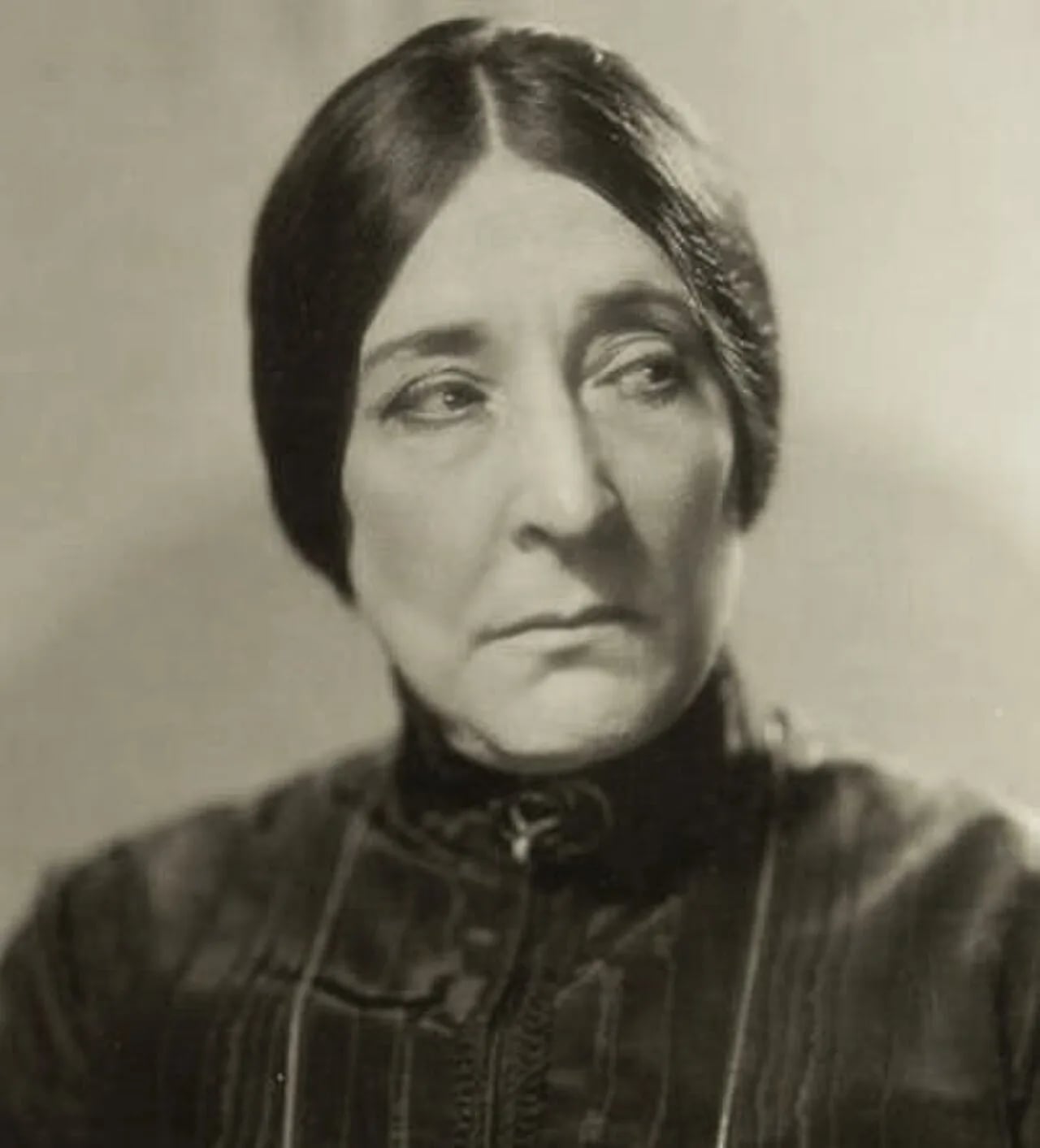 Porträt von Emily Fitzroy (1860–1954) – Gedenkseite