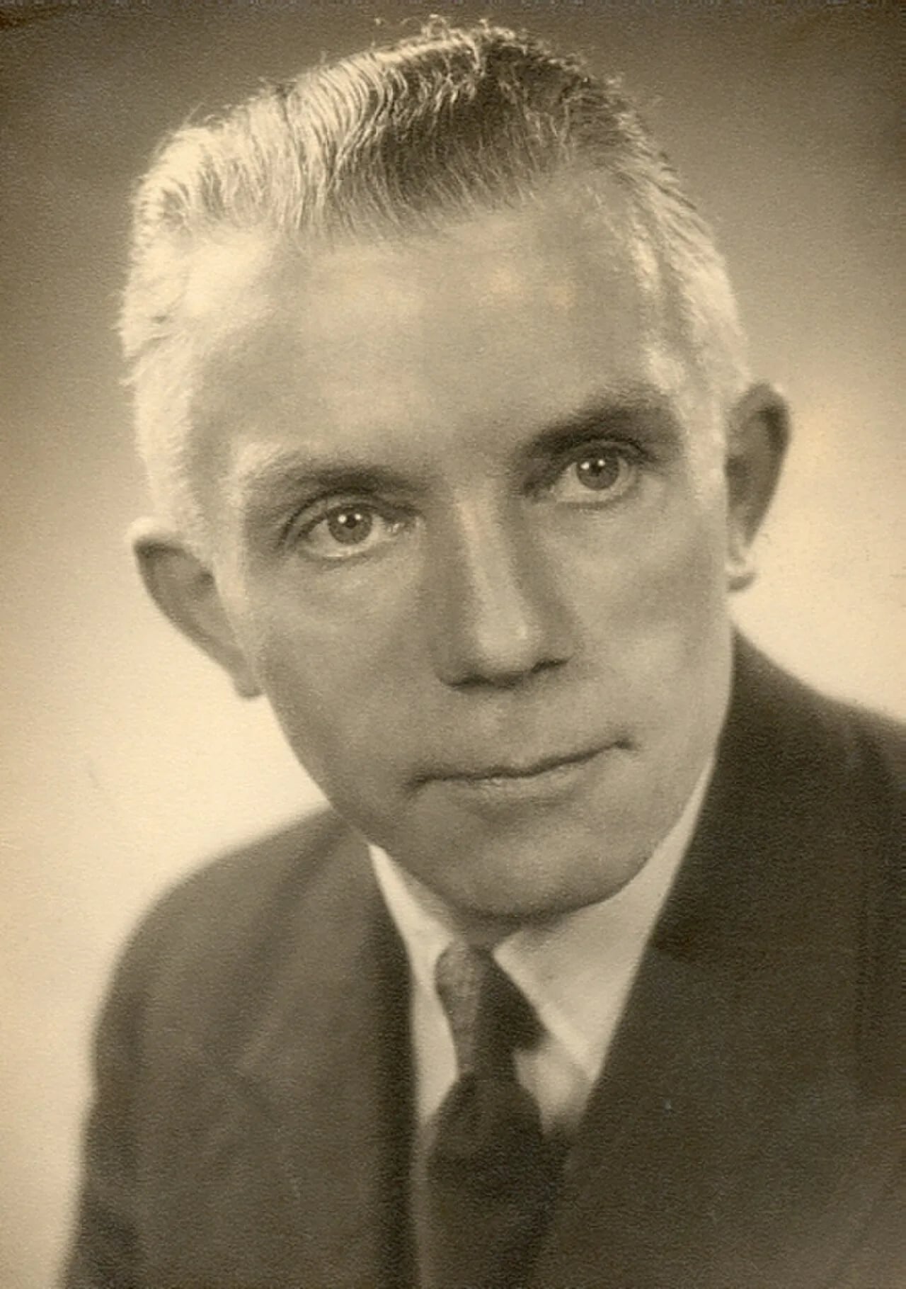 Portrait of Jan Bernhard van Ulzen (1891–1962) – memorial page
