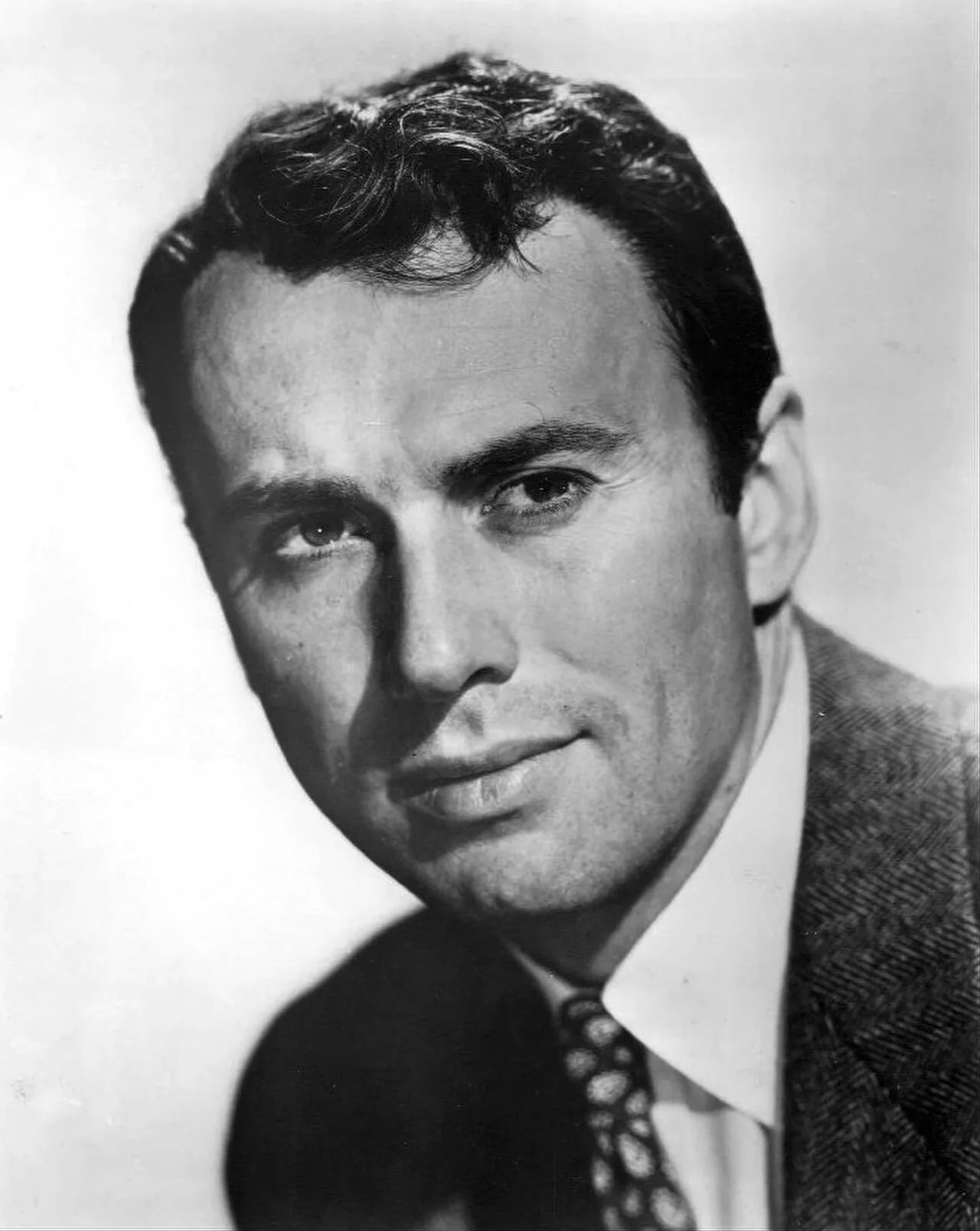 Portrait of Richard Kiley (1922–1999) – memorial page